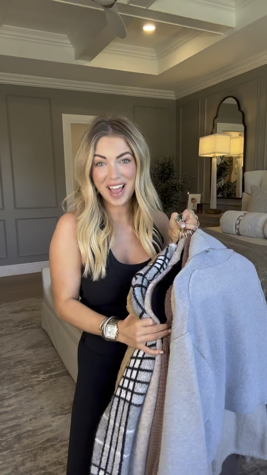 Cardigans 🤎

#LTKSeasonal #LTKStyleTip