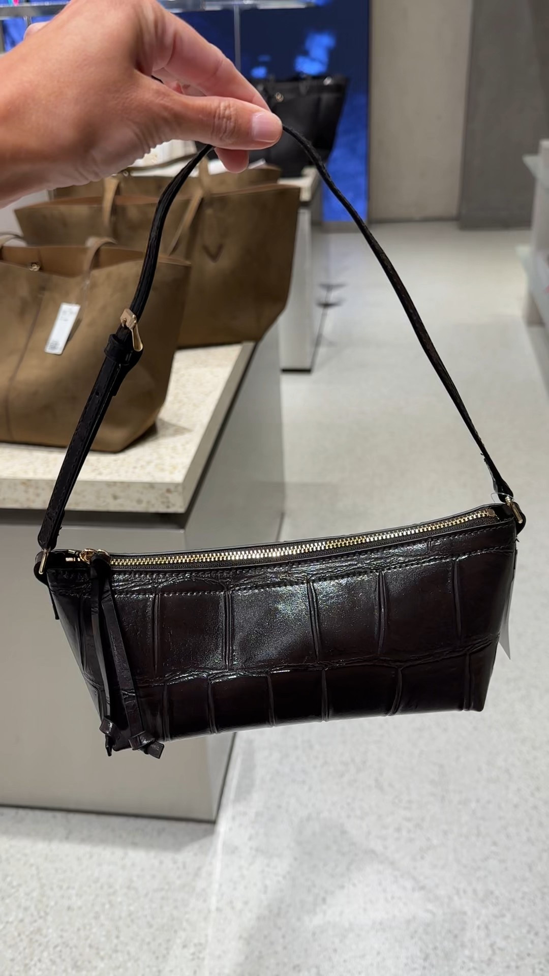 Such a cute bag for a night out

Fall outfit
Chocolate brown
Mini bag
Evening
Weekends
Date night
Girls night

#LTKItBag #LTKStyleTip #LTKFindsUnder50