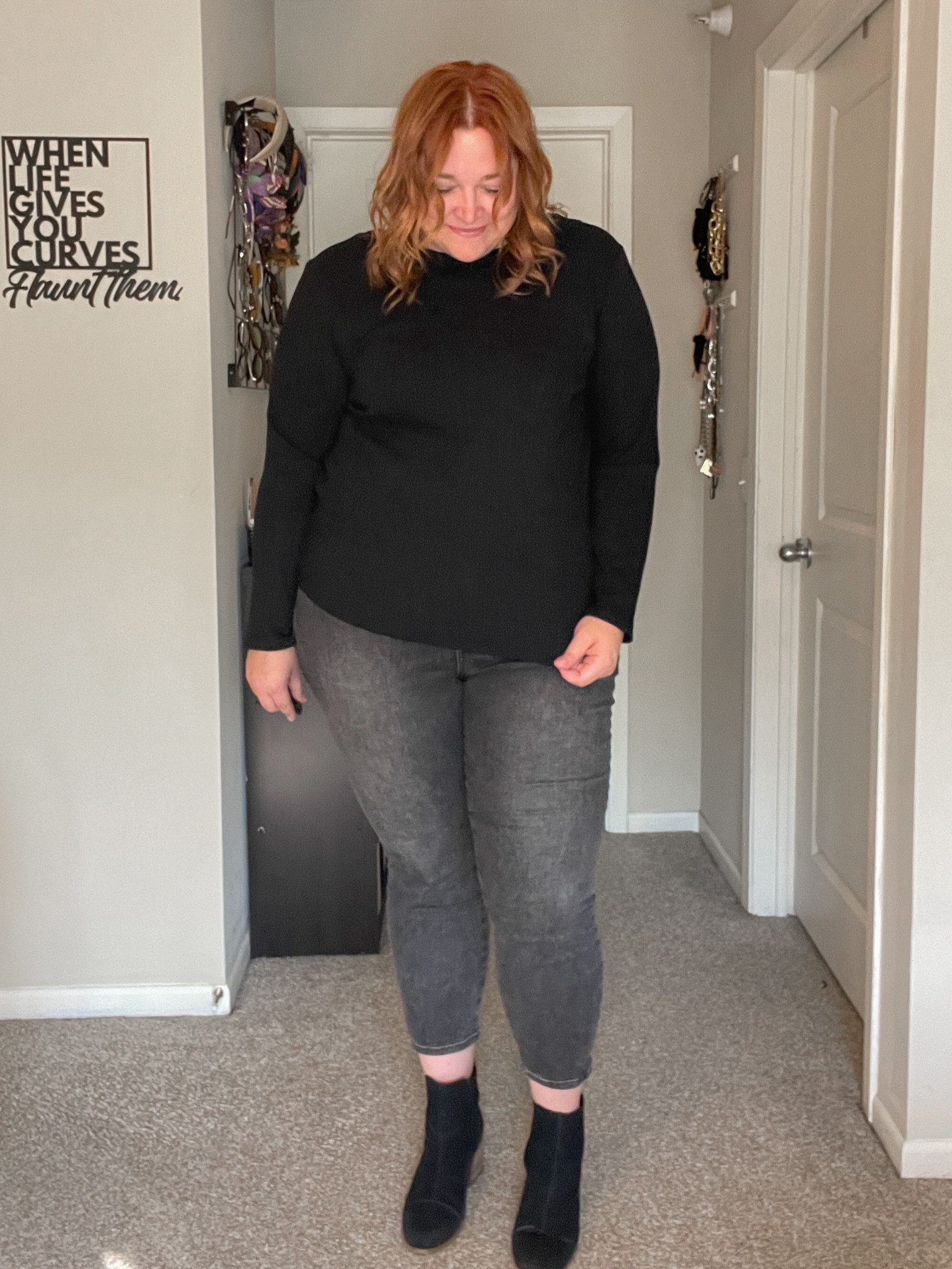 Love the dipped back of this sweater! Adds the perfect pop of something 
INFS-AMBTARA to save 10%

#LTKMidsize #LTKSeasonal #LTKPlusSize