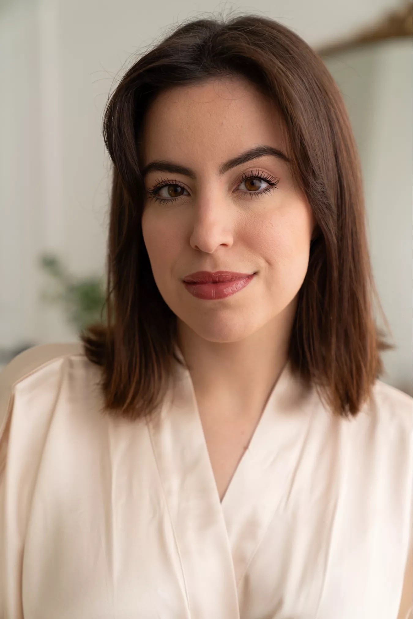 All my favorite @thrivecausemetics products are linked for this look! I used their Eye Brightener in Aurora and Muna on the lids, and Stella along the brow bone and inner corner. Paired it with the Liquid Lash Extensions Mascara, the Lip Filler Lip Liner in Jo, and their brand new Sheer Strength Lip Gloss—it makes my lips feel instantly plumped and hydrated!

clean beauty, eye makeup tutorial, lip plumping gloss, everyday glam, makeup routine, cruelty free beauty

#LTKBeauty #LTKU #LTKgrwm