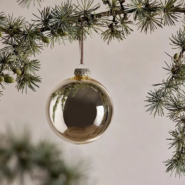 Champagne Glass Bauble – 9cm | The White Company (UK)