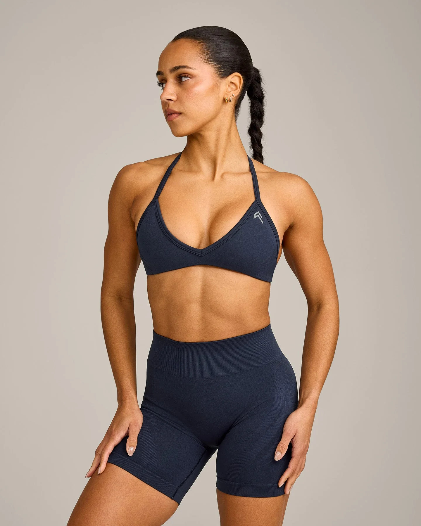 EnhanceLift\u2122 Seamless Minimal Halter Neck Bralette with Gray Logo
True Blue | Oner Active (UK / US)