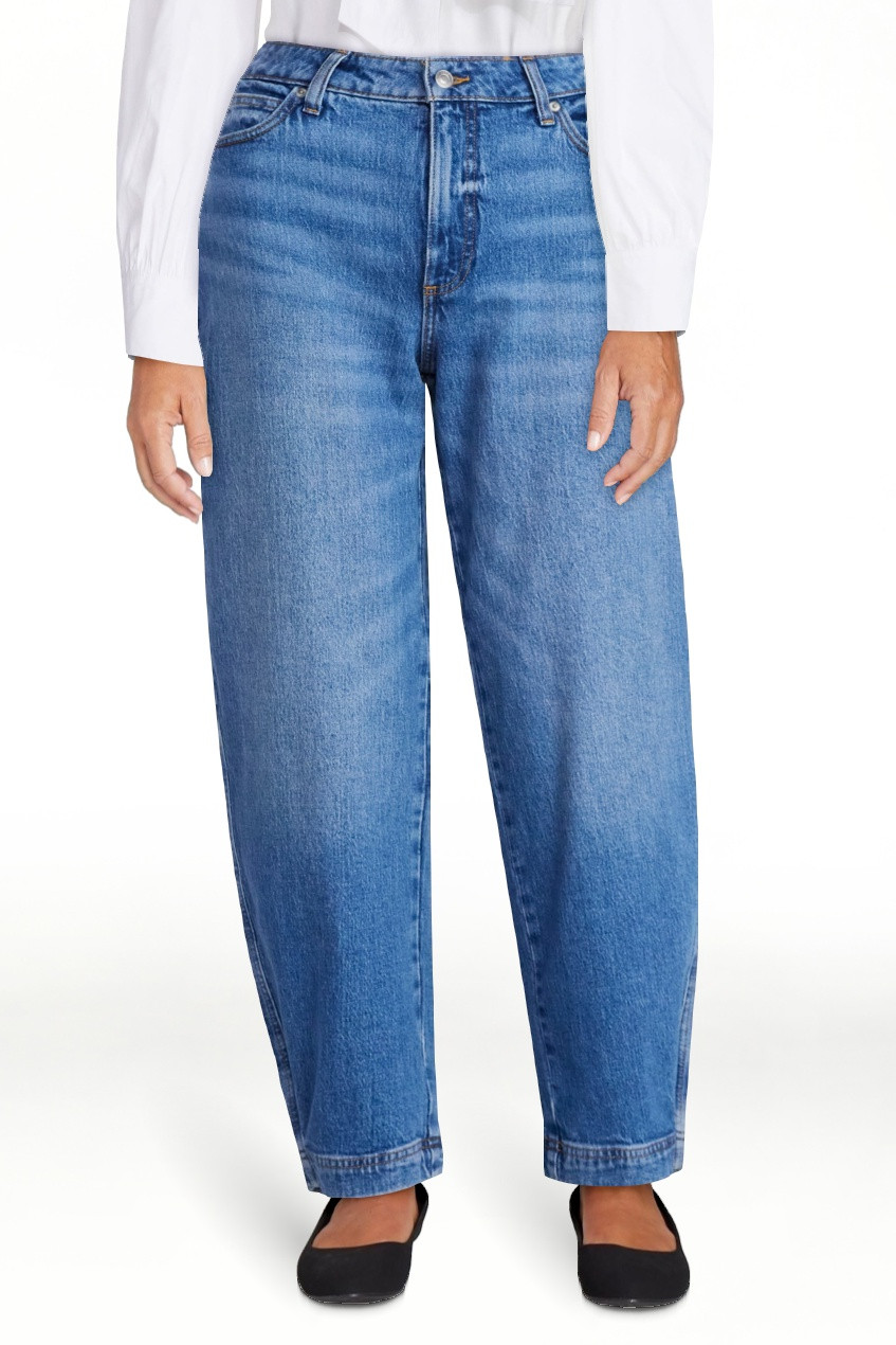 Free Assembly Women's Mid Rise Wide Hem Barrel Jeans, 28" Inseam, Sizes 0-20 | Walmart (US)