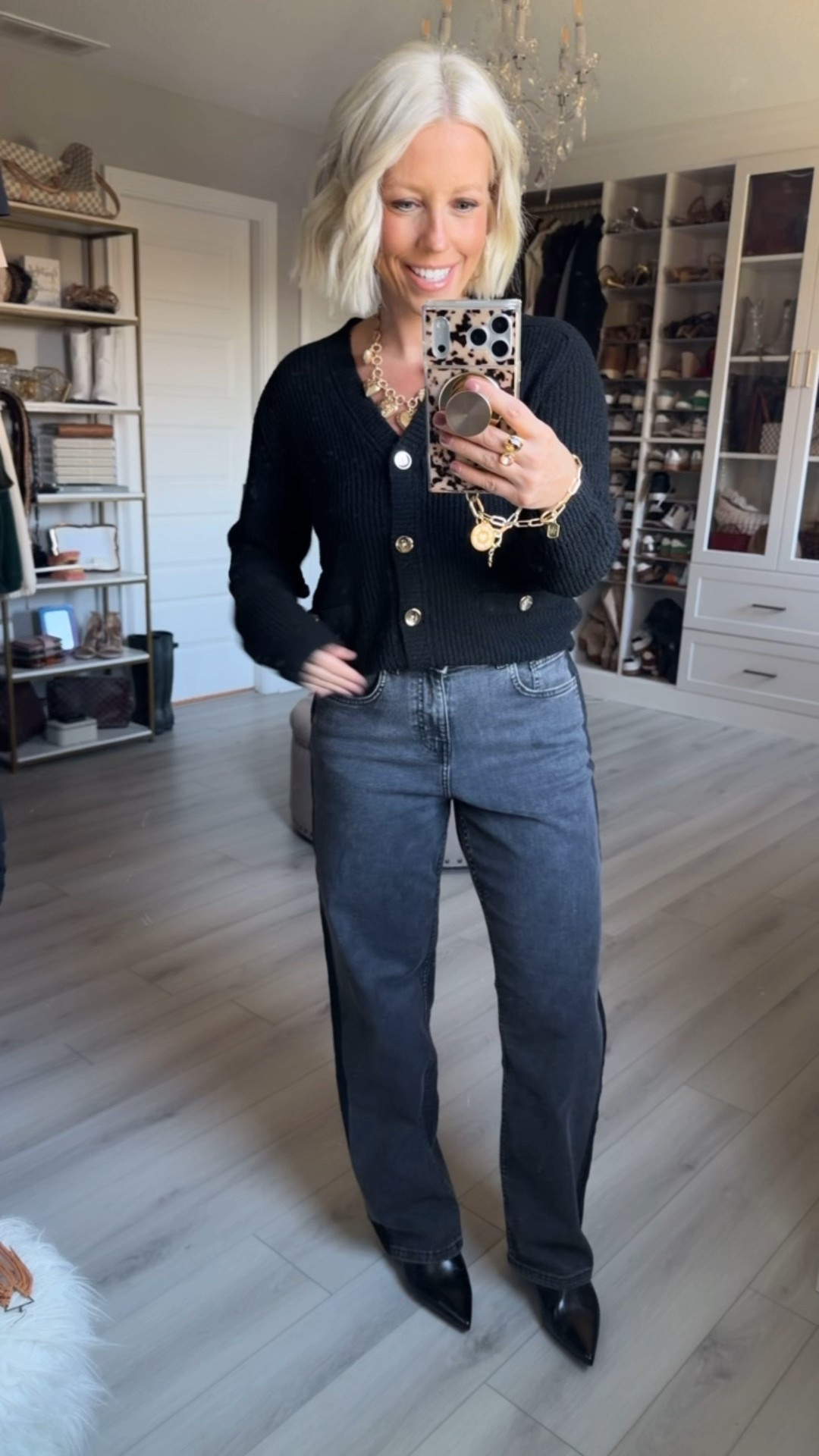Unique jeans that look designer for only $25?!?! Yes, please!!! I’m loving these @walmartstyle jeans that can dressed up or down all winter long!!
⬇️⬇️⬇️
Jeans size 4 (light wash run a little small and the dark wash runs a little roomy!)
Tops size small 



#LTKFindsUnder50 #LTKFindsUnder100 #LTKootd