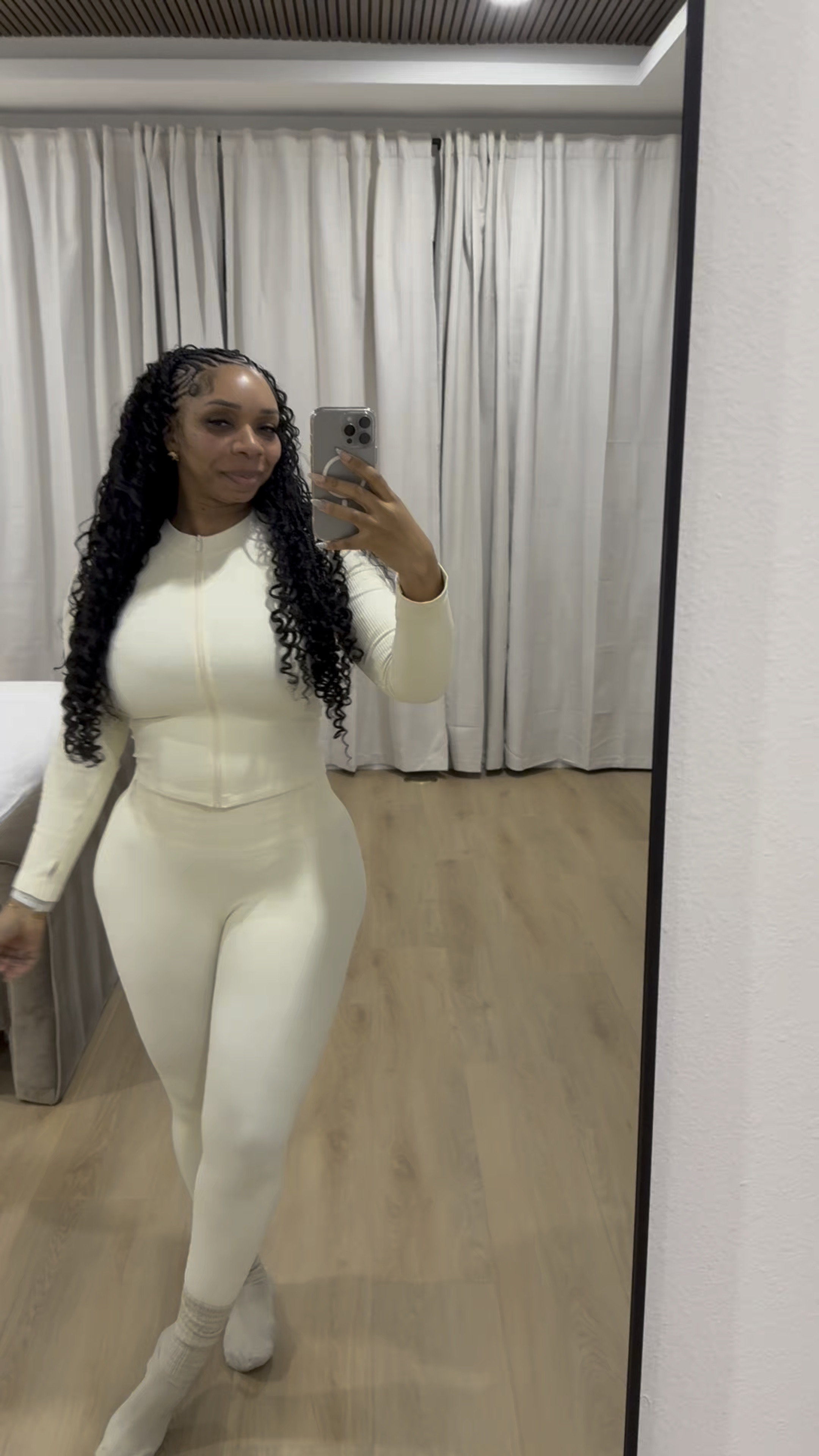 Travel vlog #airportoutfit 


#LTKFitness #LTKFamily #LTKKids