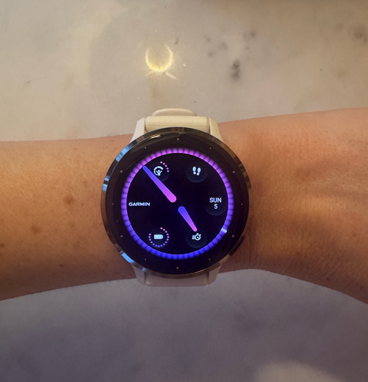 New Fitness Watch 🚨

#garmin #garminfitness #ltkfitness #garminrunning #runningtracker #wellness 

#LTKGiftGuide #LTKFitness #LTKActive