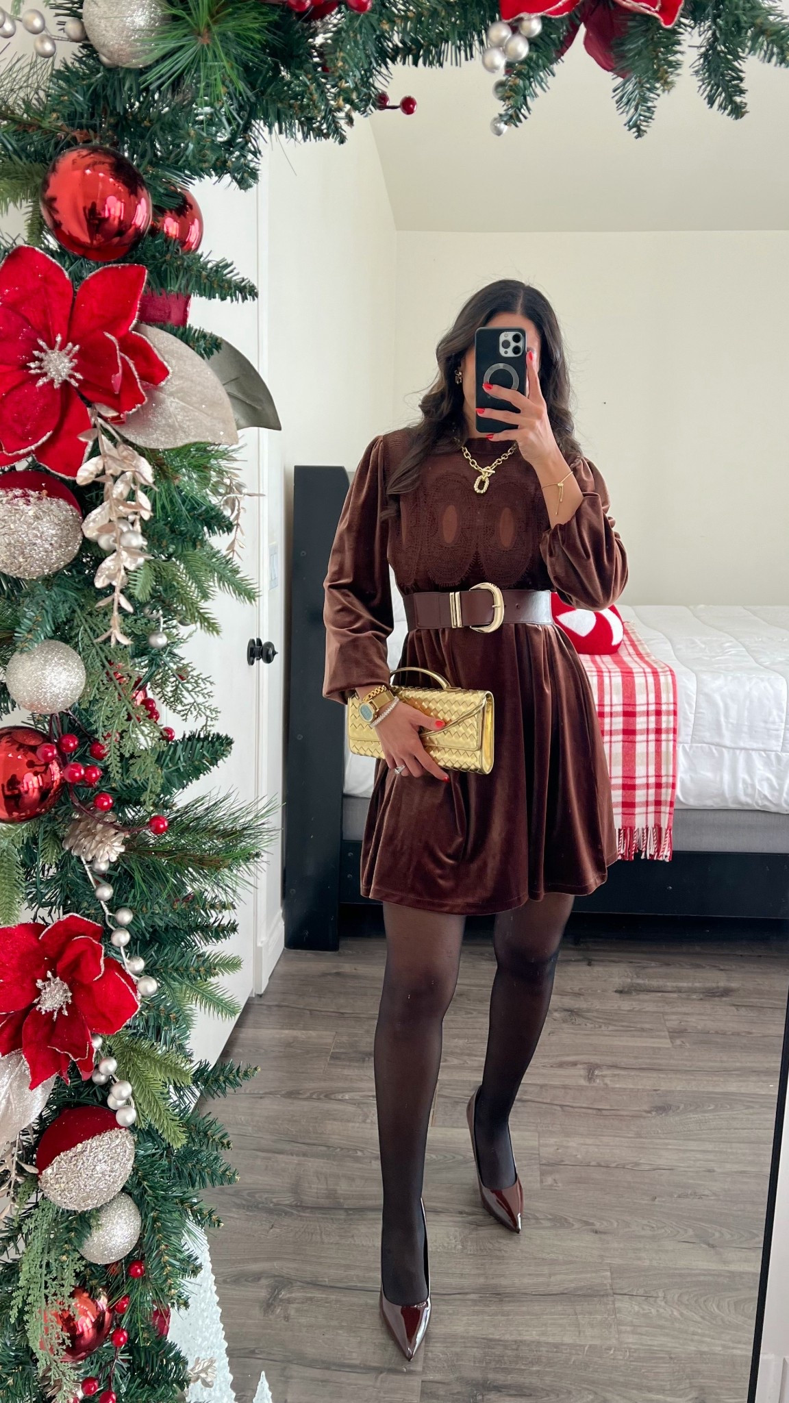 Last minute holiday dress! It’s velvet and so gorgeous

#LTKSeasonal #LTKFindsUnder50 #LTKHoliday