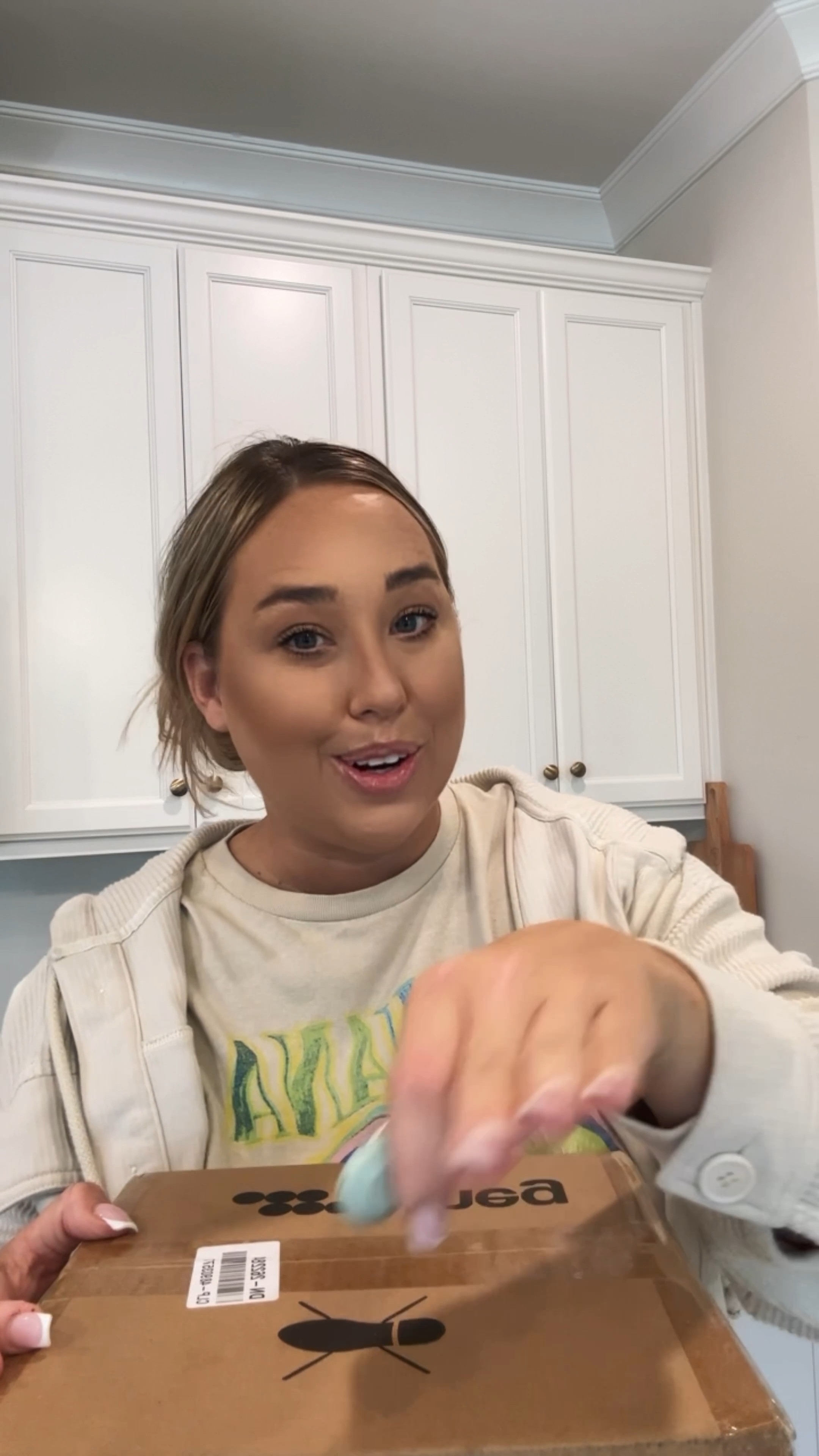 Unbox my newest kitchen gadget from William Sonoma! I’m a lover of iced coffee and this is definitely going to elevate my iced coffee game. 


Neutral kitchen finds, for the kitchen, smeg appliances, iced coffee queen, coffee bar finds, for the home, stylish appliances 

#LTKover40 #LTKhome #LTKGiftGuide