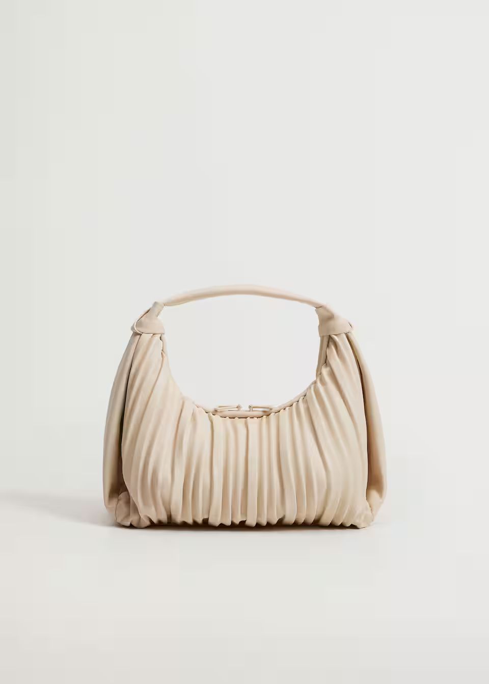 Pleats baguette bag | MANGO (US)