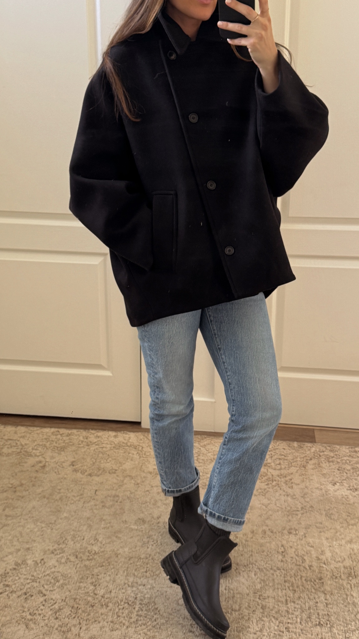 Levi’s 501s, black Chelsea hunter boots 