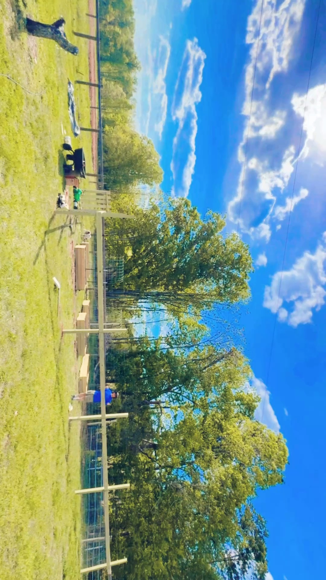 when your hubby builds the country/farm garden (& fencing!) of your dreams….. 🪴😍🪵🛠️