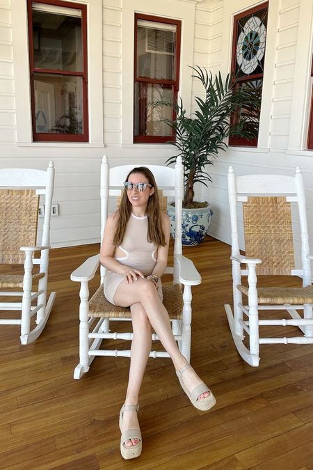 Love this fun neutral dress and sunglasses from Amazon - perfect for summer and spring!



#LTKSpringSale #LTKSeasonal #LTKstyletip