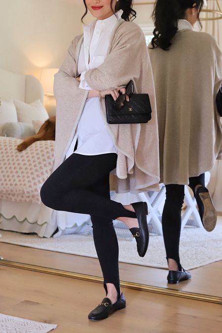 Easy elevated outfit / classic and comfy travel look / frame stirrup leggings 