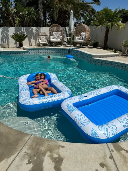 Amazon pool float!! Only $35 too!! Fits 2 people in each float! 

Summertime, pool float, pool raft, pool

#LTKSeasonal