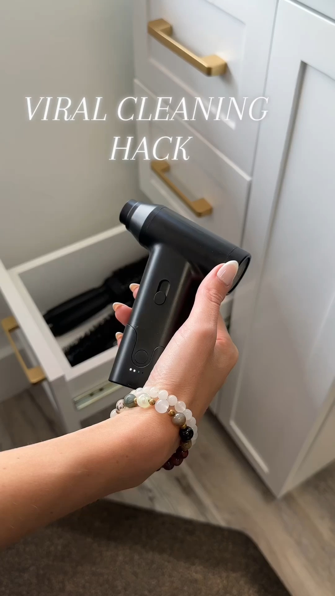 Only have a few seconds to clean your salon, suite or station? Ditch the feather 🪶 duster - here’s a salon hack! It’s like giving your space a high speed makeover. 💨
Use a mini air compressor to clean every nook and cranny in seconds.