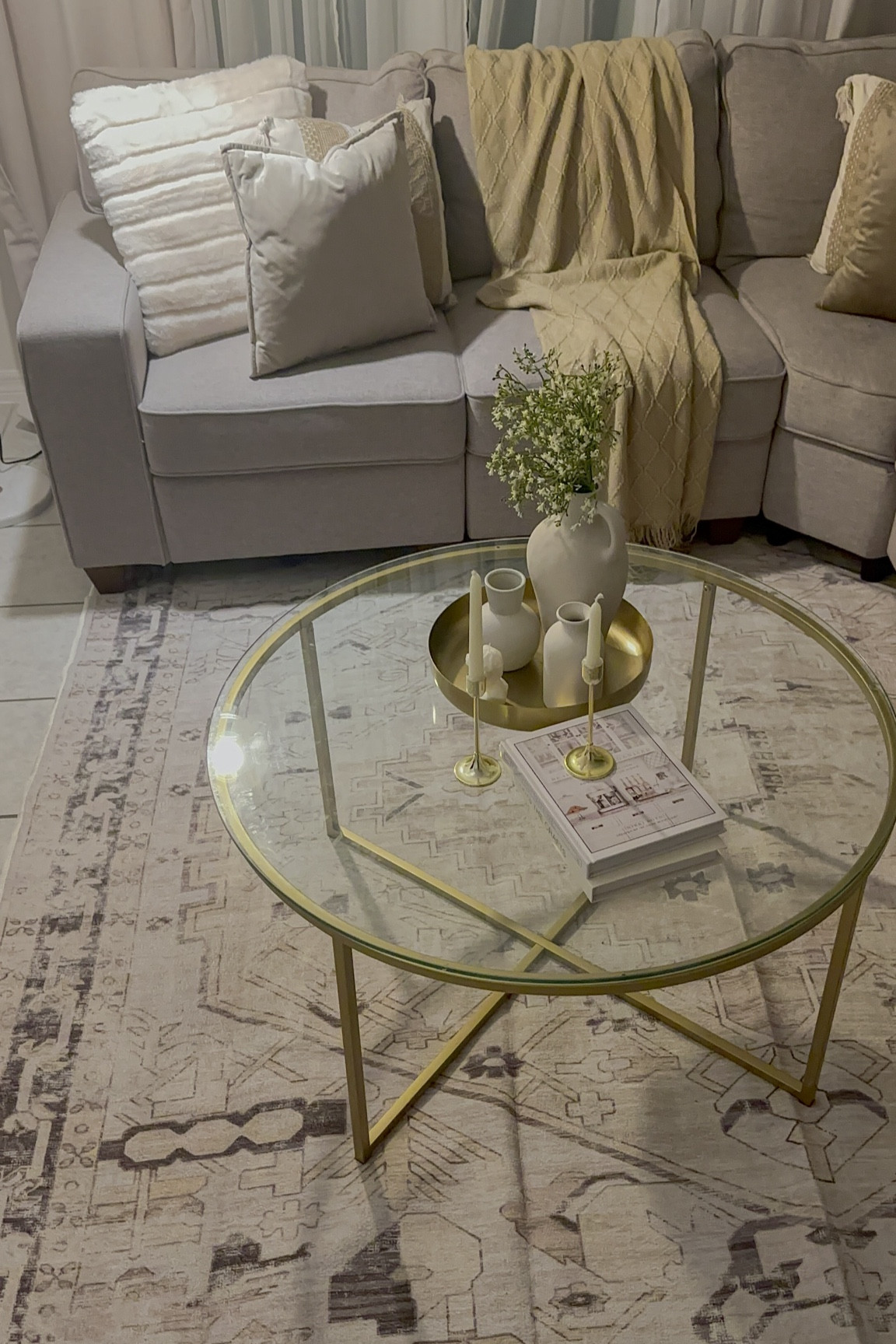 Refresh in my living room with my new rug ❤️🙌🏼

#LTKSaleAlert #LTKSeasonal #LTKHome