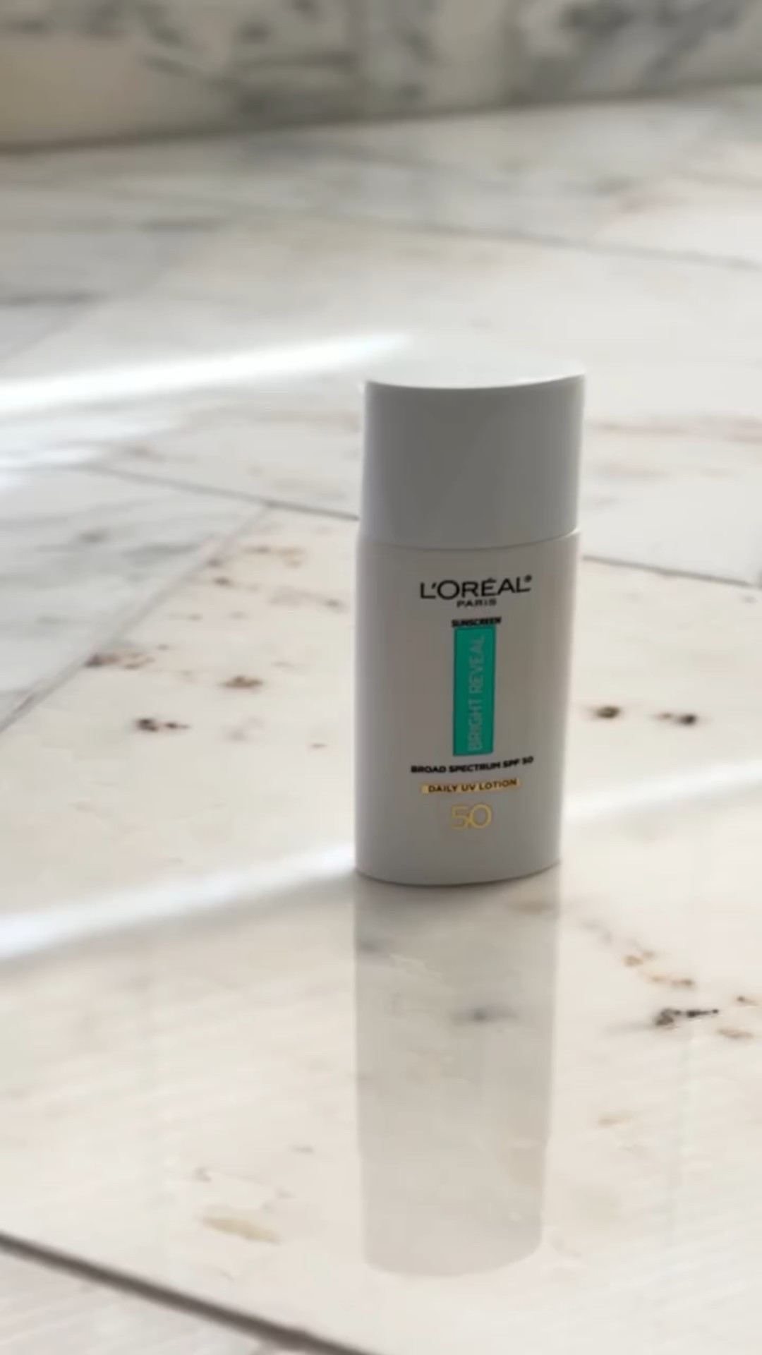 Thanks to @lorealparis I’m protecting my skin with the Bright Reveal collection! 

The Broad Spectrum SPF 50 Daily UV Lotion is lightweight & invisible. 

The sunscreen visibly reduces the appearance of dark spots & helps resist sun-induced signs of aging. 

L’Oréal Paris has been engaged in beauty without animal testing for more than 30 years.

#LOrealParisGiftedMe #LOrealSkincare
#LOrealBrightReveal #lorealdailyspf50