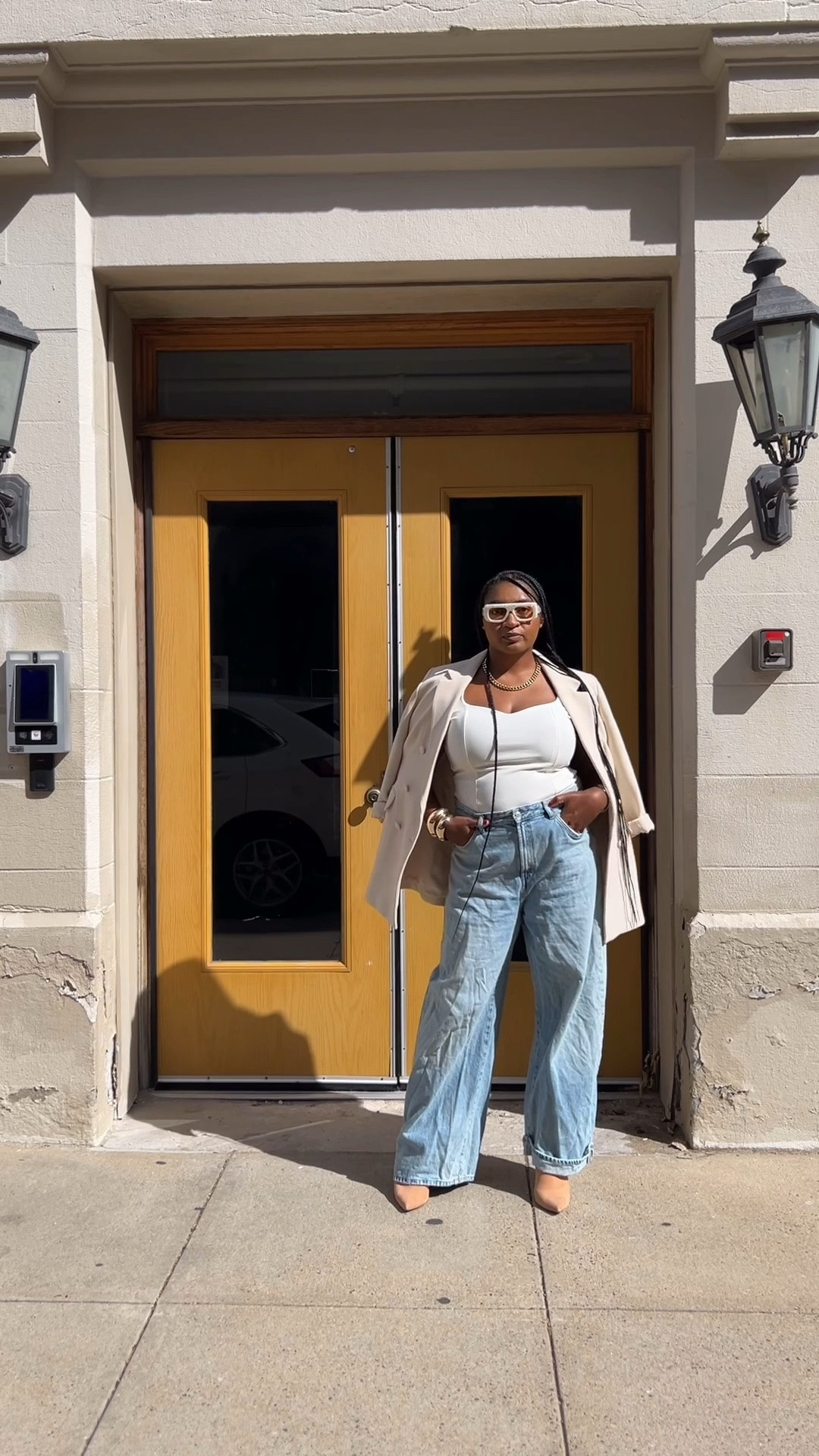 Blazer weather is almost here. The crisp in the air feels like fall defrosting. Enjoy today’s fall fashion look!

#LTKNYFW #LTKootd #LTKMidsize