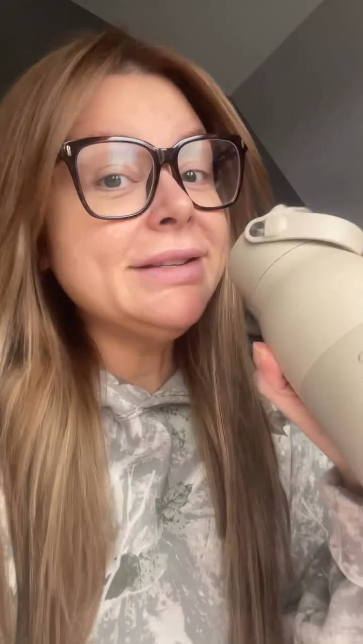 If you’re still drinking out of a bottle that smells like a gym sock… this reel is your sign 😂💧

The @livelarq self-cleaning water bottle is officially in its holiday sale era and yes… she’s worth the hype.
UV-C cleaning, odor-eliminating, stainless steel, keeps water cold for 24 hours. Basically the Beyoncé of water bottles.

✨ Holiday sale is LIVE
🔗 Grab yours through my link in bio
💧 Hydrate like you have standards

#larqblackfriday #drinkbrilliantly #holidaygifts #blackfriday #holidaydeals #smartwaterbottle

#LTKActive #LTKfoodie #LTKfitnessgoals