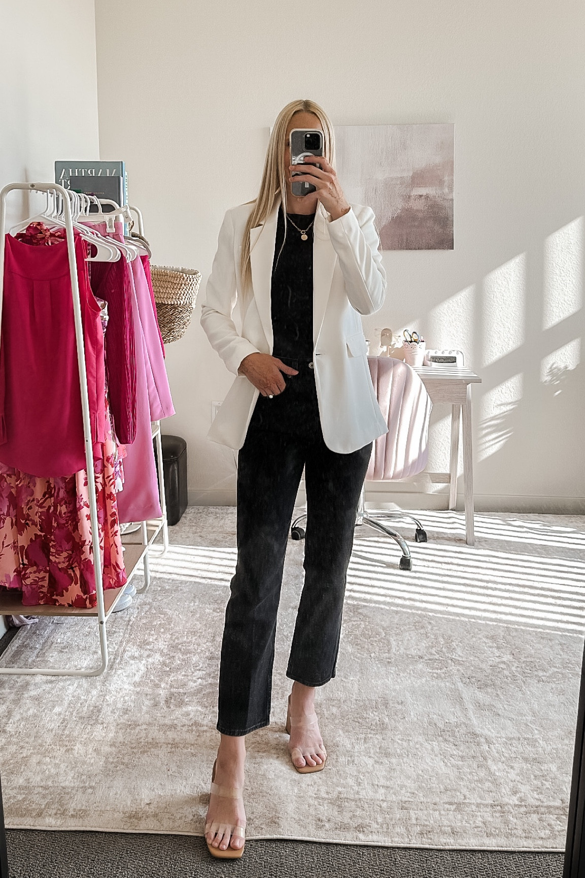White blazer outfit ✨

Here is a cute and professional way to style a white blazer! The Abercrombie blazer fits true to size. I’m wearing a 25 regular in the ultra high rise ankle straight jeans.

Casual blazer outfit, blazer and jeans, blazer with jeans, Abercrombie jeans, casual outfit, casual style, white blazer, Abercrombie outfit, fall outfits, fall style, how to wear a blazer, black jeans, straight jeans, business casual outfit, business casual workwear, professional workwear, interview outfit, teacher outfit, black jeans outfit, casual workwear #whiteblazer #whiteblazeroutfit #casualblazeroutfit #falloutfit #businesscasualoutfit

#LTKSeasonal #LTKFind #LTKSale