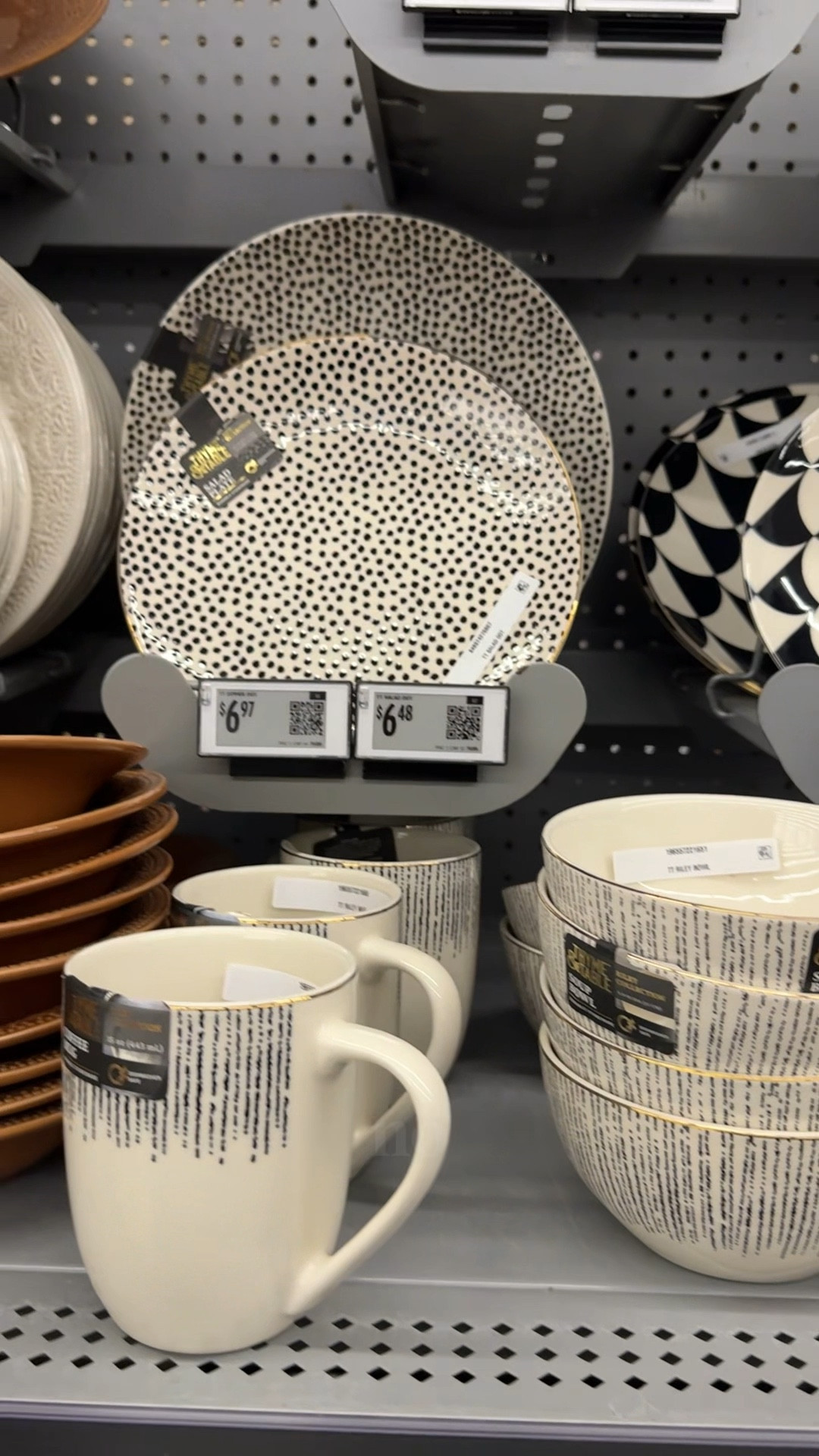 Quick Walmart run to get some things for the house. Clearly I’m obsessed with all things Thyme&Table

#LTKFindsUnder50 #LTKHome #LTKOver40