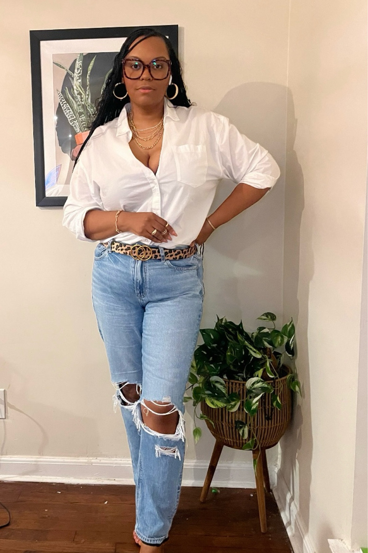 When you think you have nothing to wear, get in that closet and pull out those essentials. Jeans and a classic white button up is always a winner. 

 

#LTKMidsize #LTKStyleTip