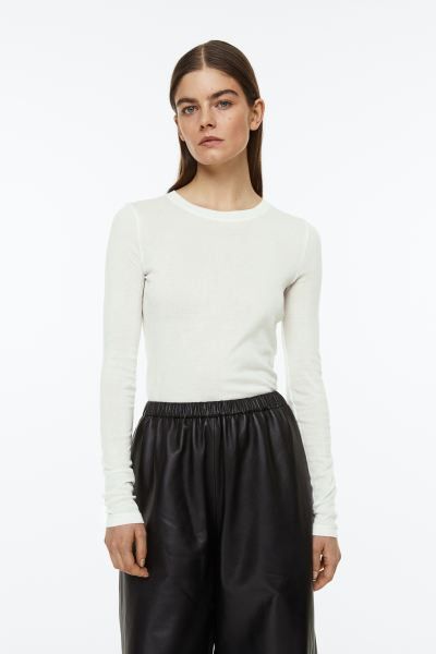 Pima Cotton Jersey Top | White Top Tops | Work Wear Style | Long Sleeve Tops | Spring Outfits | H&M (US + CA)
