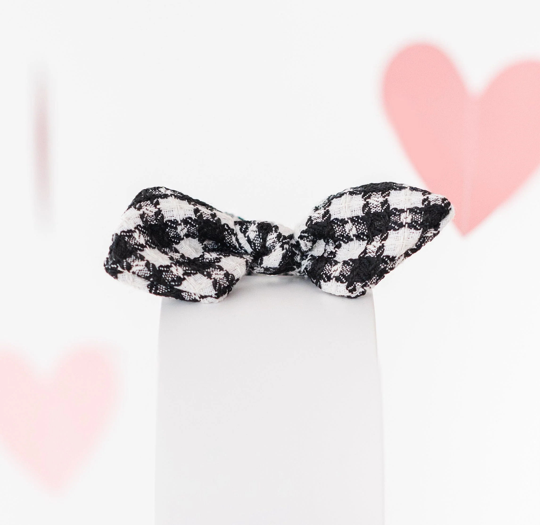 Black & White Gingham Lace Bow Scrunchie | La Bella Shop