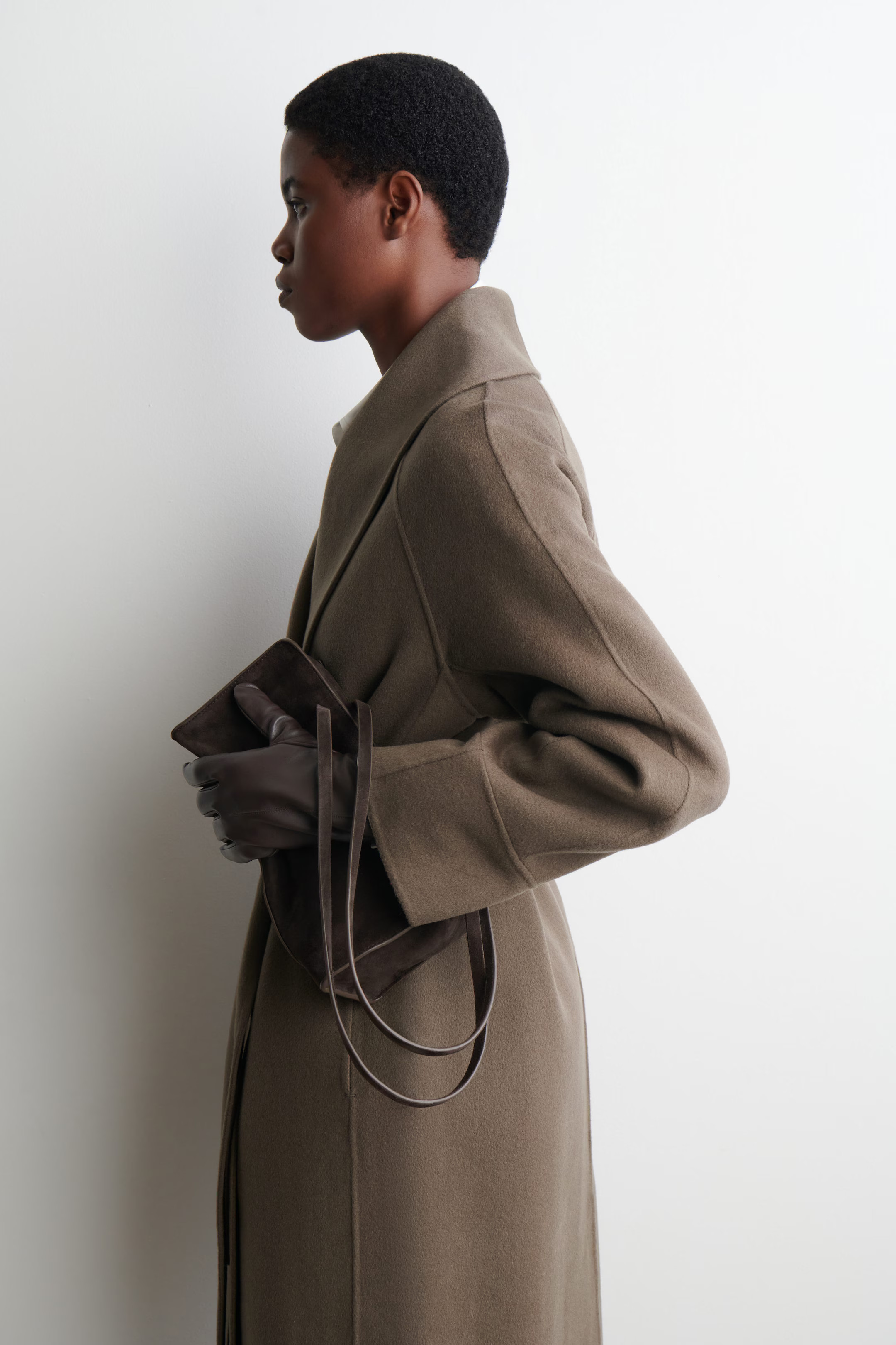 CASHMERE-LINED LEATHER GLOVES - DARK BROWN | COS GB | COS UK