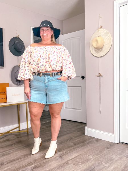 Jean shorts country concert outfit 

Sizing: 
Top/ XXL 
Shorts: 35 (Size 20) 

Concert outfit 
Country concert 
Plus size concert outfit 
Plus size country concert outfit
Summer outfit 
Festival outfit 


#LTKStyleTip #LTKPlusSize #LTKOver40