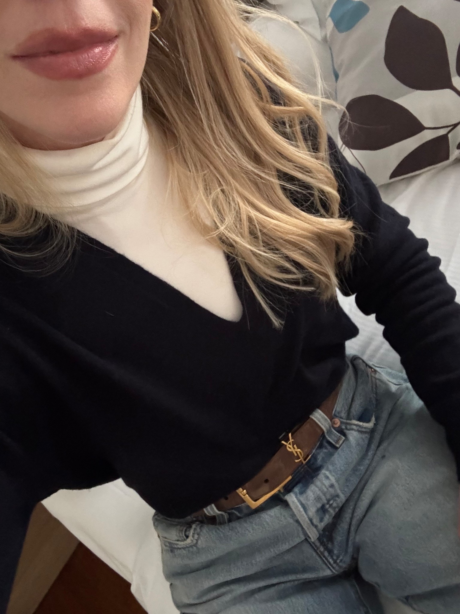 Spring outfit, @Zara navy sweater, suede YSL belt, @levi baggy 90’s jeans

#LTKSeasonal #LTKdayinmylife #LTKOver40