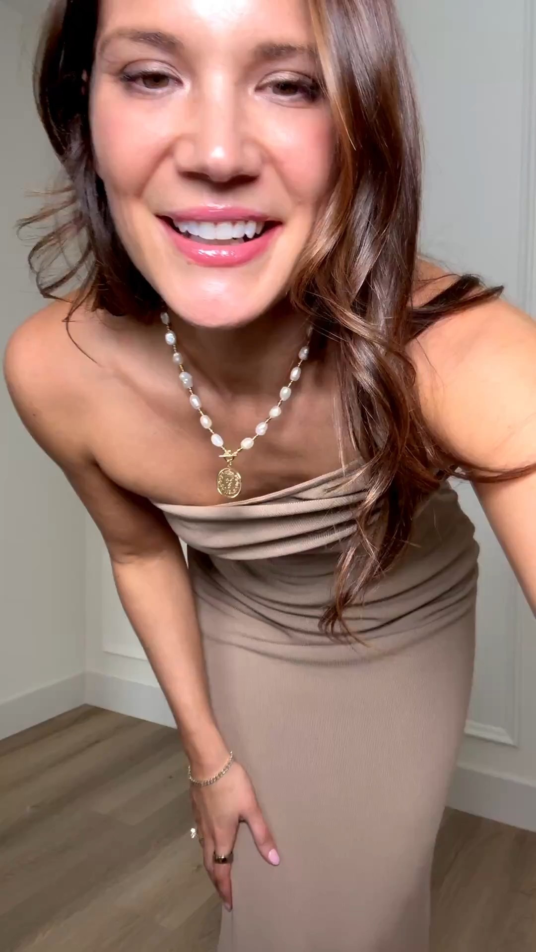 Obsessed with this neutral cut out dress! This would be so cute on the beach. I love how it fits and where it hits on me at 6’ tall!

Dress spring break Resort outfit beach vacation pearl necklace clear heels spring break summer dress tall girl approved Stang and co 

#LTKTall #LTKTravel #LTKSeasonal