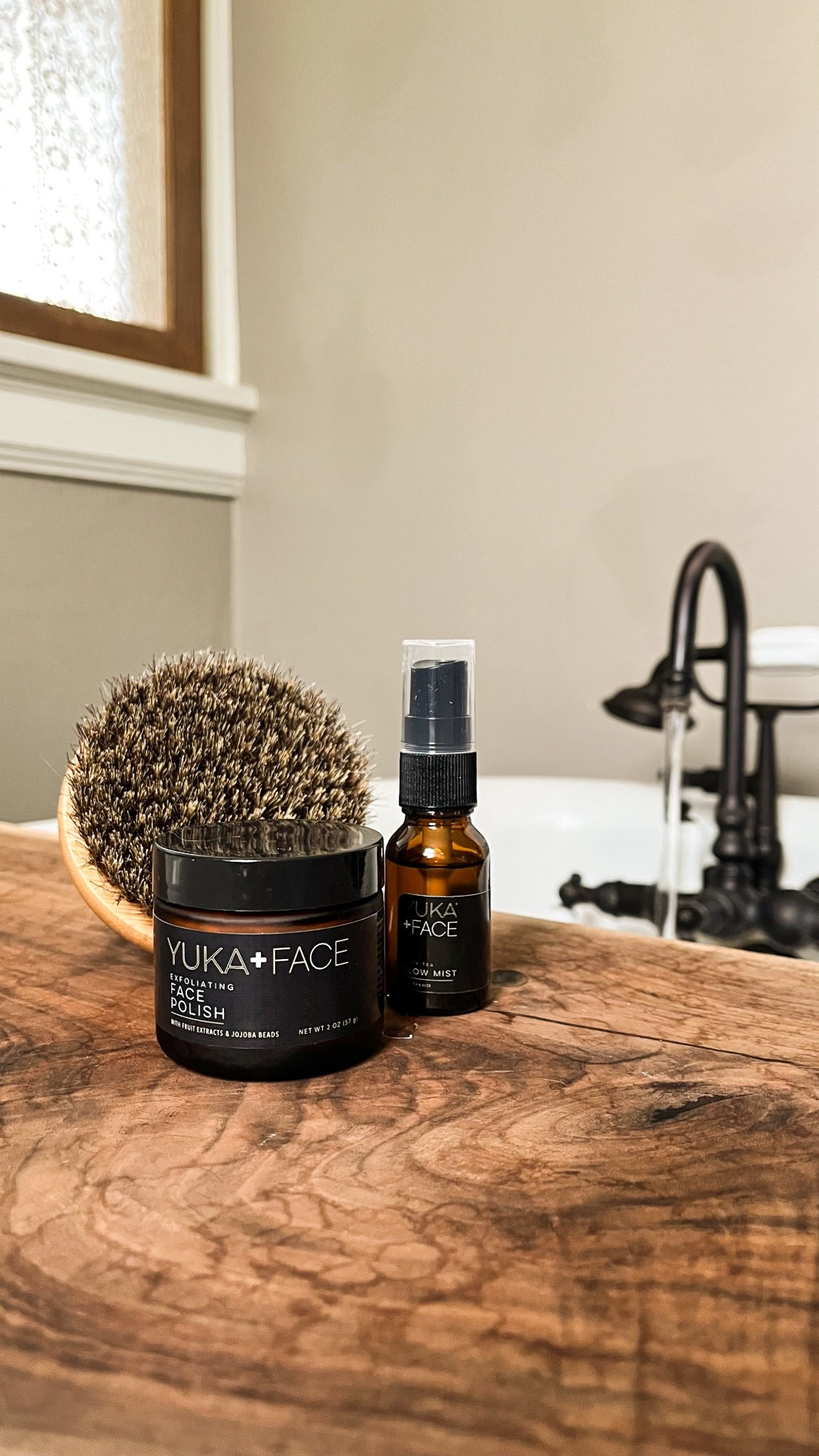 A face scrub that also leaves your face feeling moisturized? Umm yes please!

Loving this clean, vegan, exfoliating scrub from Yuka+Face.

Perfect for those everything showers this summer!

#LTKFindsUnder100 #LTKHome #LTKBeauty