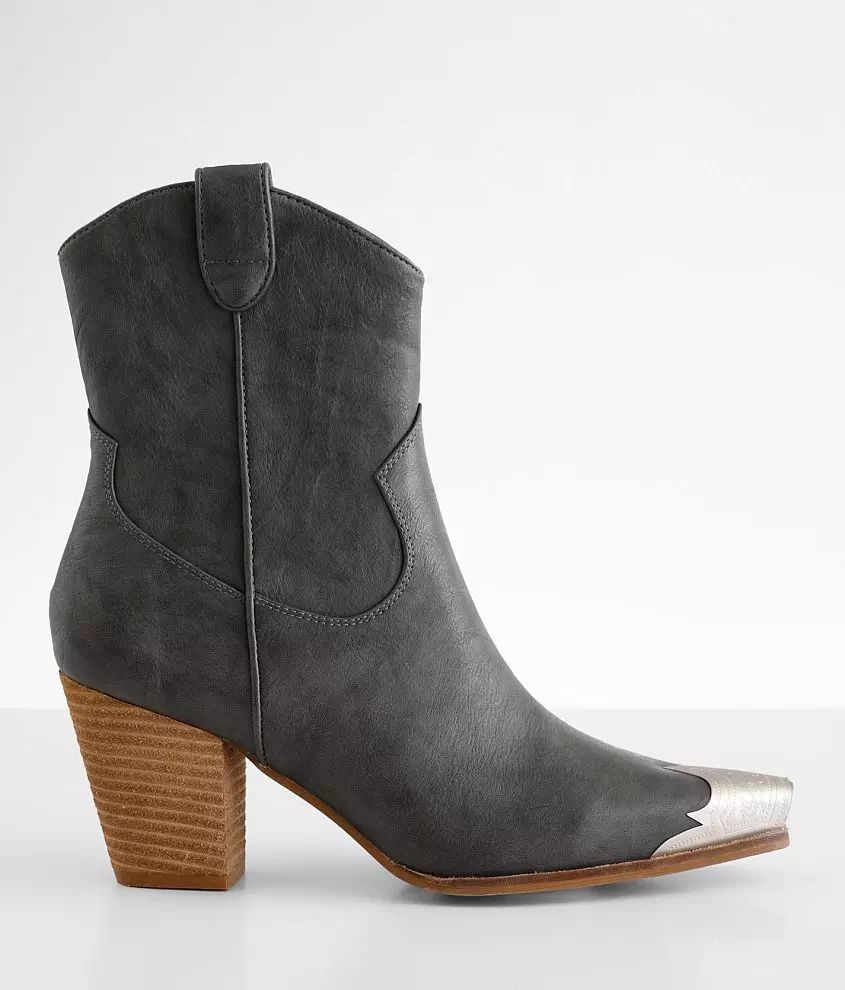 Dakota Western Ankle Boot | Buckle