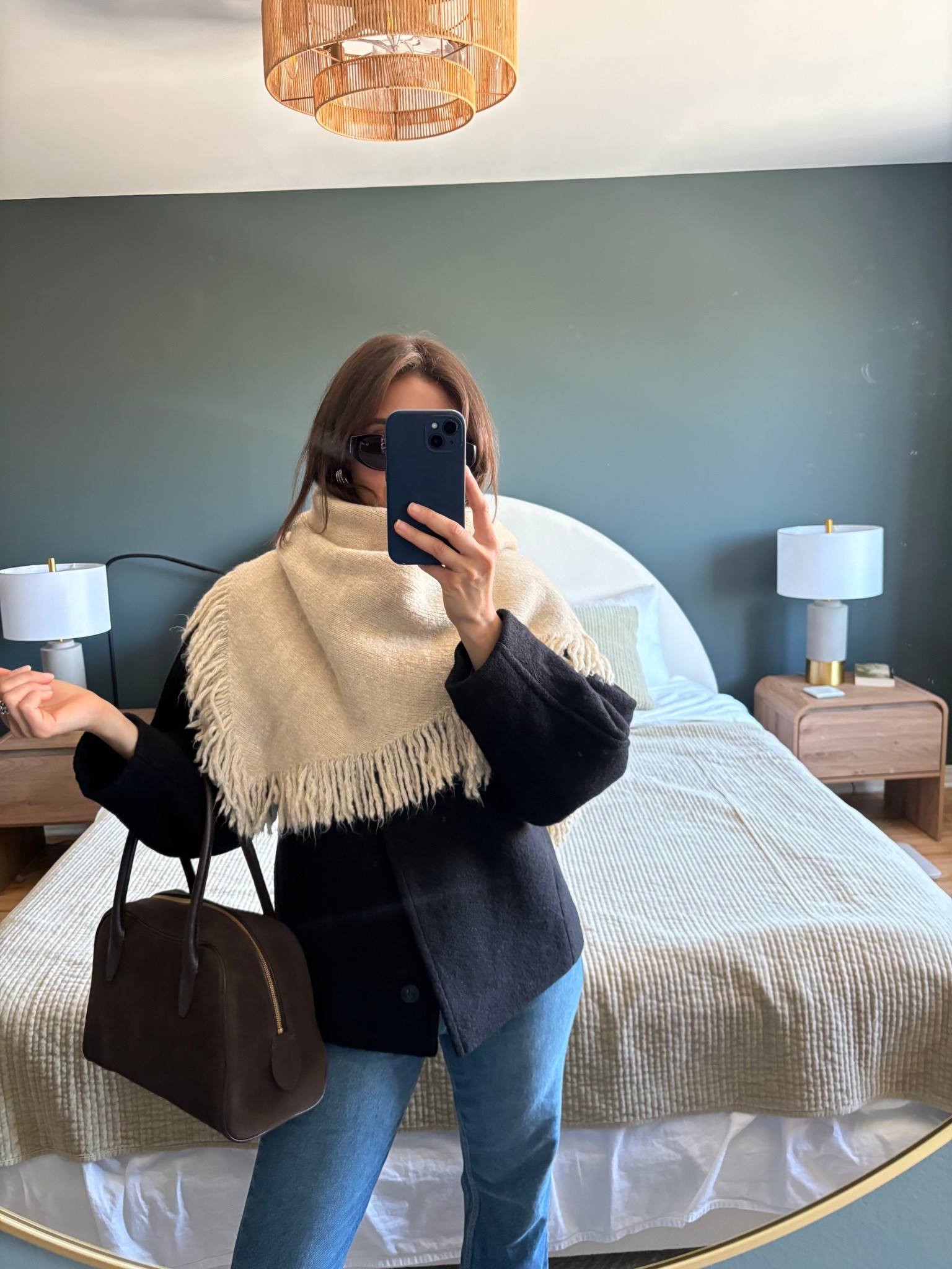 A scarf I’ll be wearing all season long with a bag to accompany it!

#LTKFindsUnder100 #LTKSeasonal #LTKWorkwear