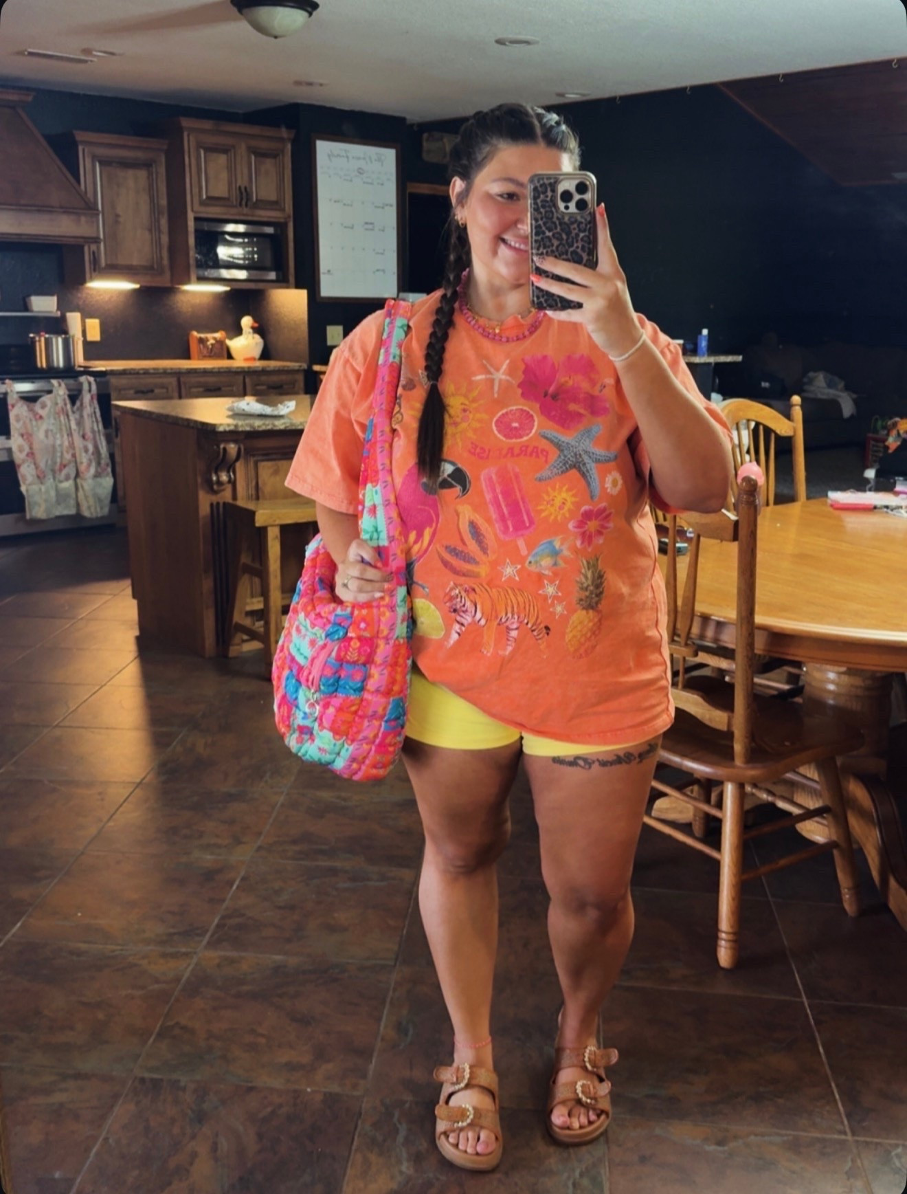 https://www.shopcowgirlcouture.com/collections/accessories/products/flower-market-puffer-bag-preorder

Bag details!!
Use Code: DAK10 to save