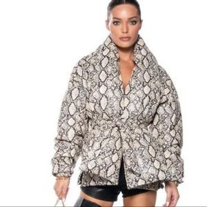 Akira size Medium/ Brown multi puffer coat | Poshmark