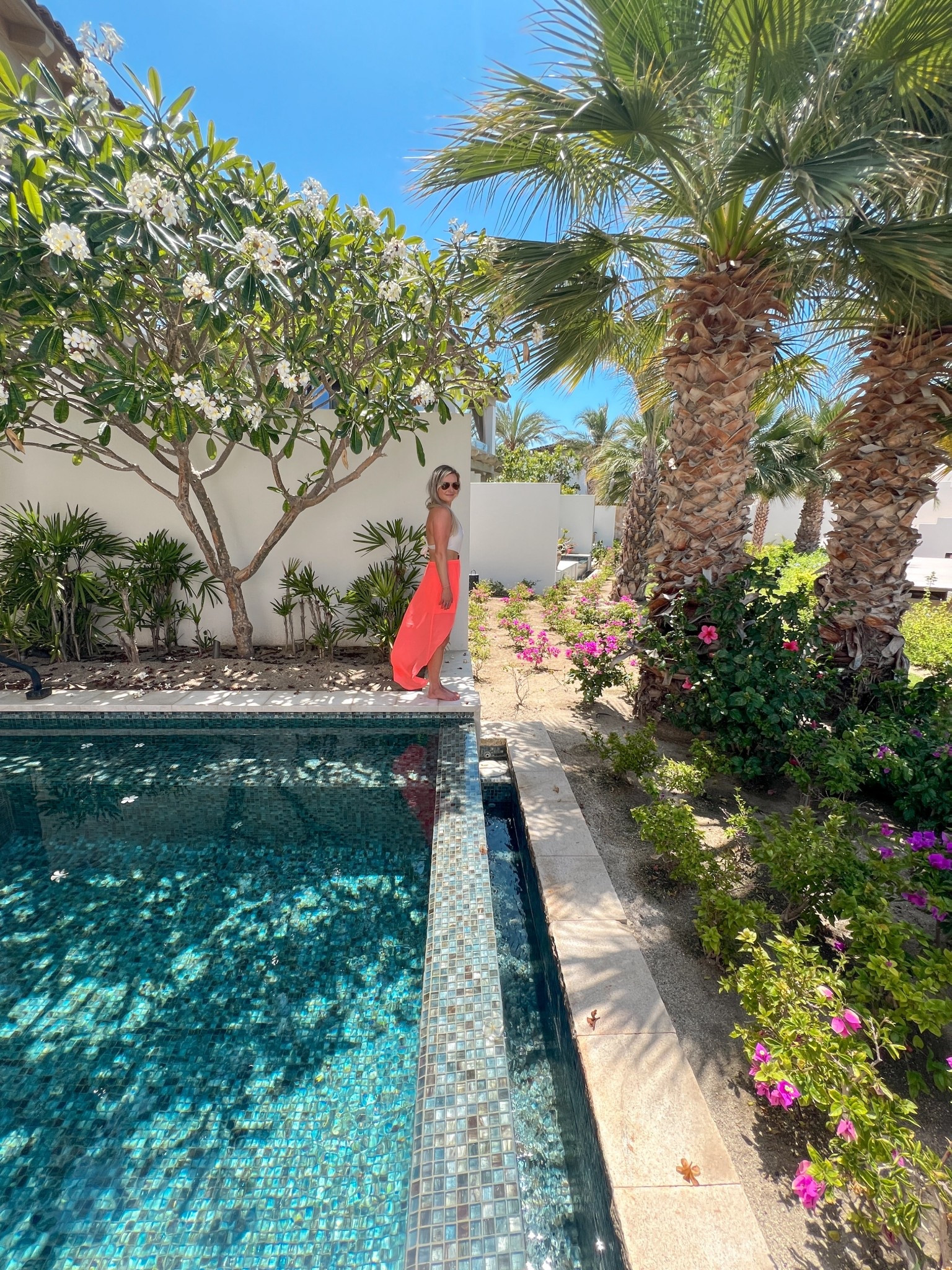The kind of Cabo outfit you live in all day 🤍
A classic white one-piece paired with a flowy skirt cover-up & straw hat is the perfect balance of elevated and effortless. Ideal for pool days, beach walks, and resort afternoons that turn into sunset cocktails without a full outfit change.

Cabo beach outfit, white one piece swimsuit, swim cover up skirt, resort pool outfit, beach vacation style, tropical swimwear look, Cabo resort wear, straw hat beach outfit, poolside outfit, Mexico beach vacation

 

 

#LTKTravel #LTKWedding