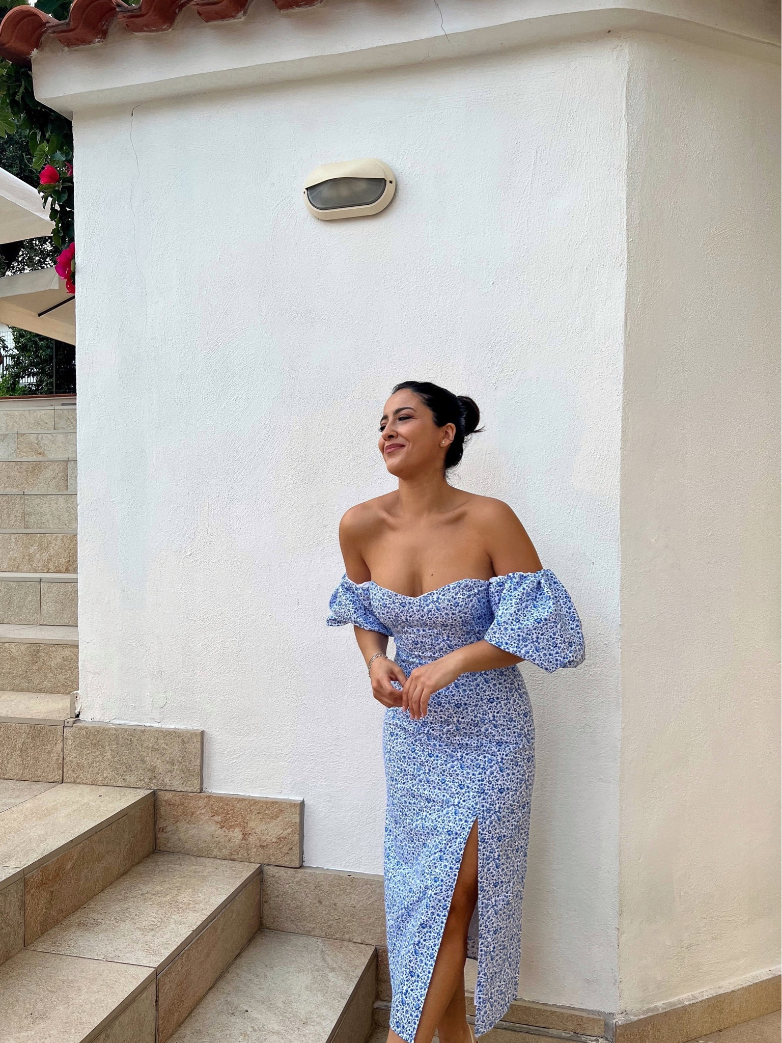 H&M Blue floral dress 💙

outfit inspiration, summer style, summer fashion, wardrobe staple, midi dress, Italy. 

#LTKeurope #LTKSeasonal #LTKstyletip
