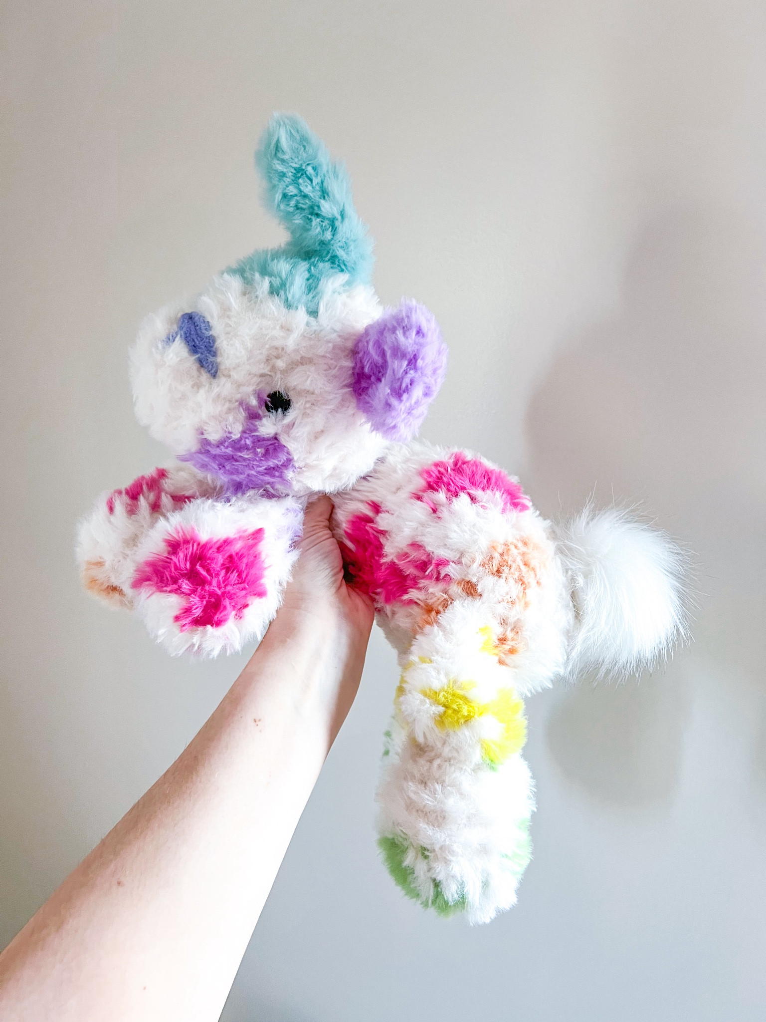 Shop bright faux fur yarns!!! 
Let’s create magic✨🫶🏻💕💜