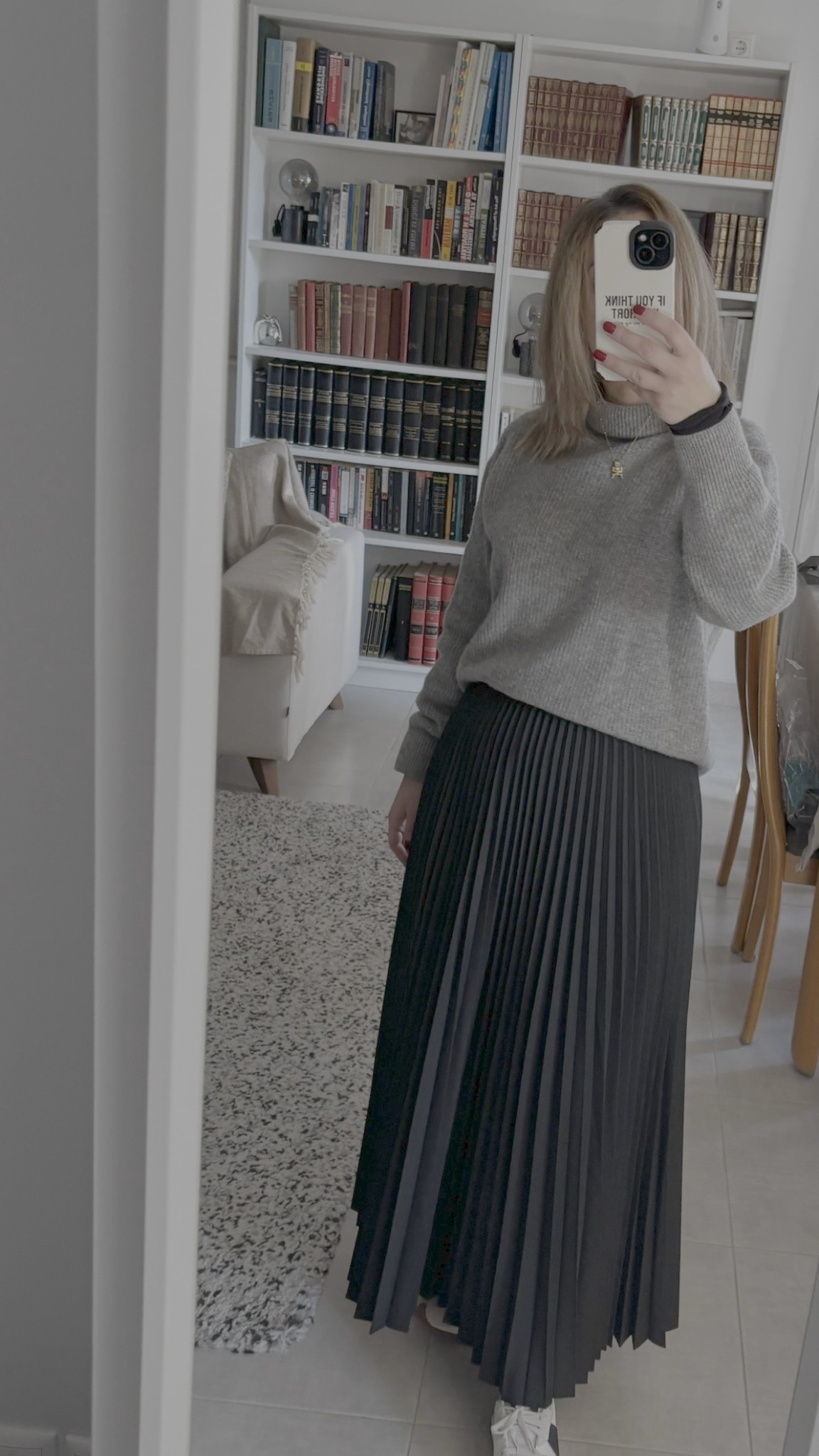 All grey and my favorite new balance 327 

#LTKWatchNow #LTKSpringSale #LTKFindsUnder100