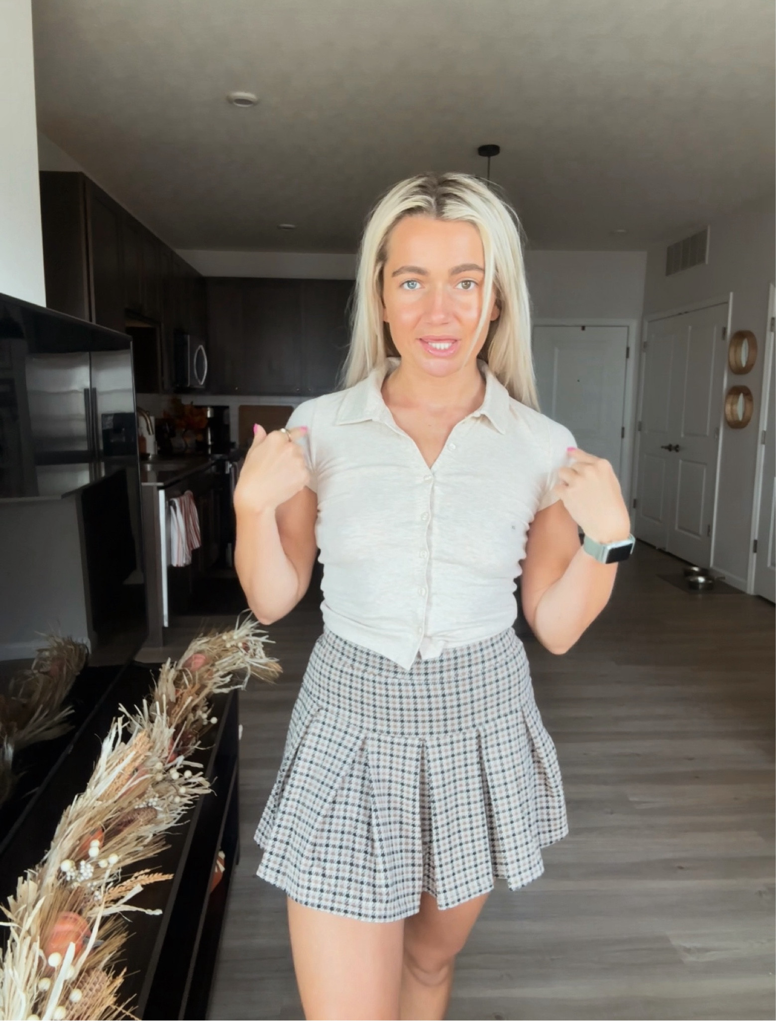 I am 5’4, 135 lbs, wearing an XS in both ✌🏼🍂❤️