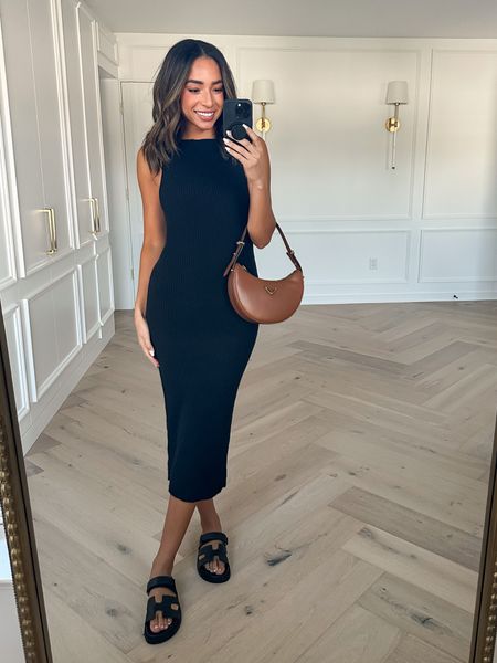 How to style: knit midi dress 🖤 size Small in black dress 



Brunch outfit
Casual outfit 
Fall transitional outfit
Fall outfit 
Sweater dress 

#LTKstyletip #LTKunder100