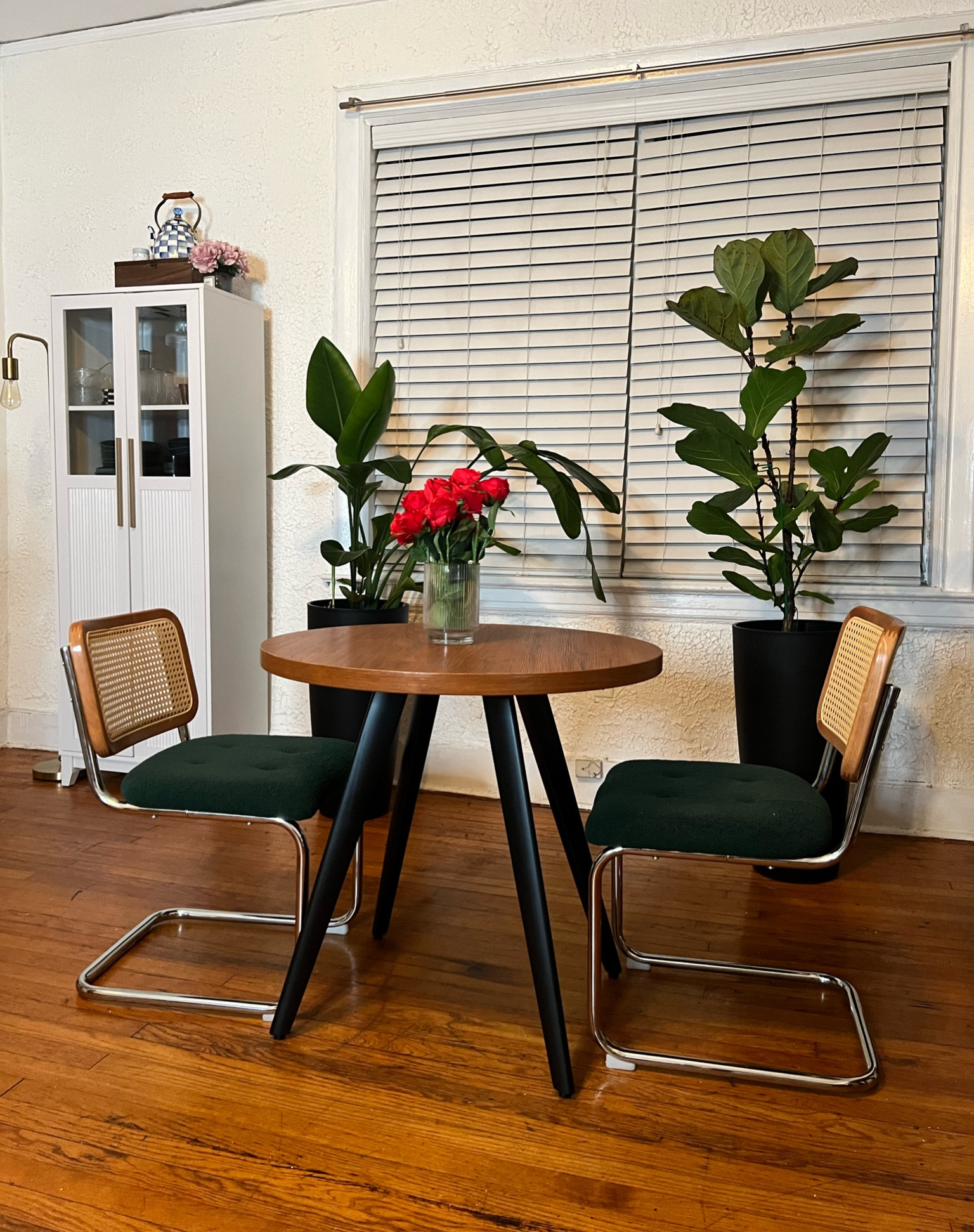 Mid-century modern home decor — wooden round dining table with green boucle fabric dining chairs.

Home decor, Amazon finds, Wayfair finds, dining table ideas, dining room decor 

#LTKHome
