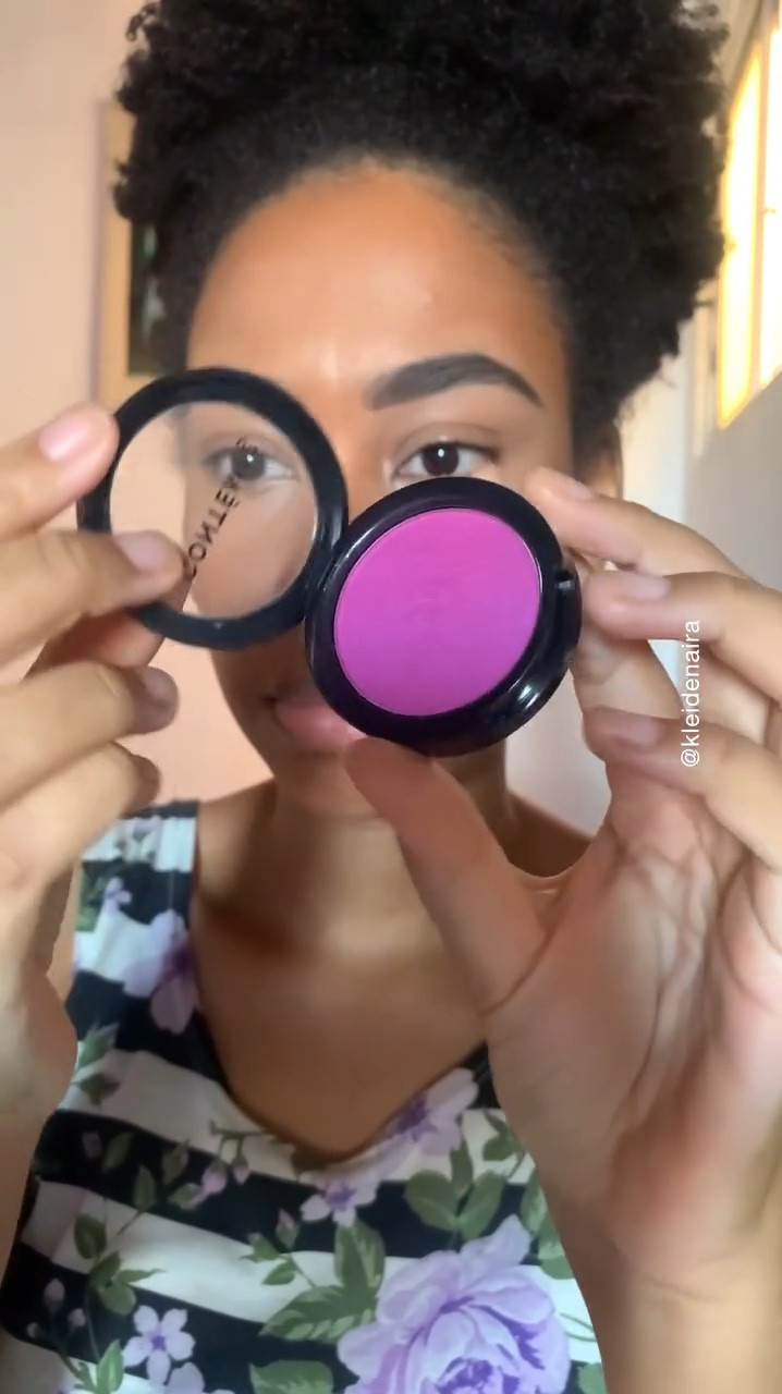 Blush poderoso da Contém 1g na cor êxtase. Além de pigmentado,  ele é versátil. Podendo usar nas bochechas ou nos olhos. Já conheciam? A marca tem vários outros tons ❤️

#LTKbeauty #LTKVideo #LTKbrasil