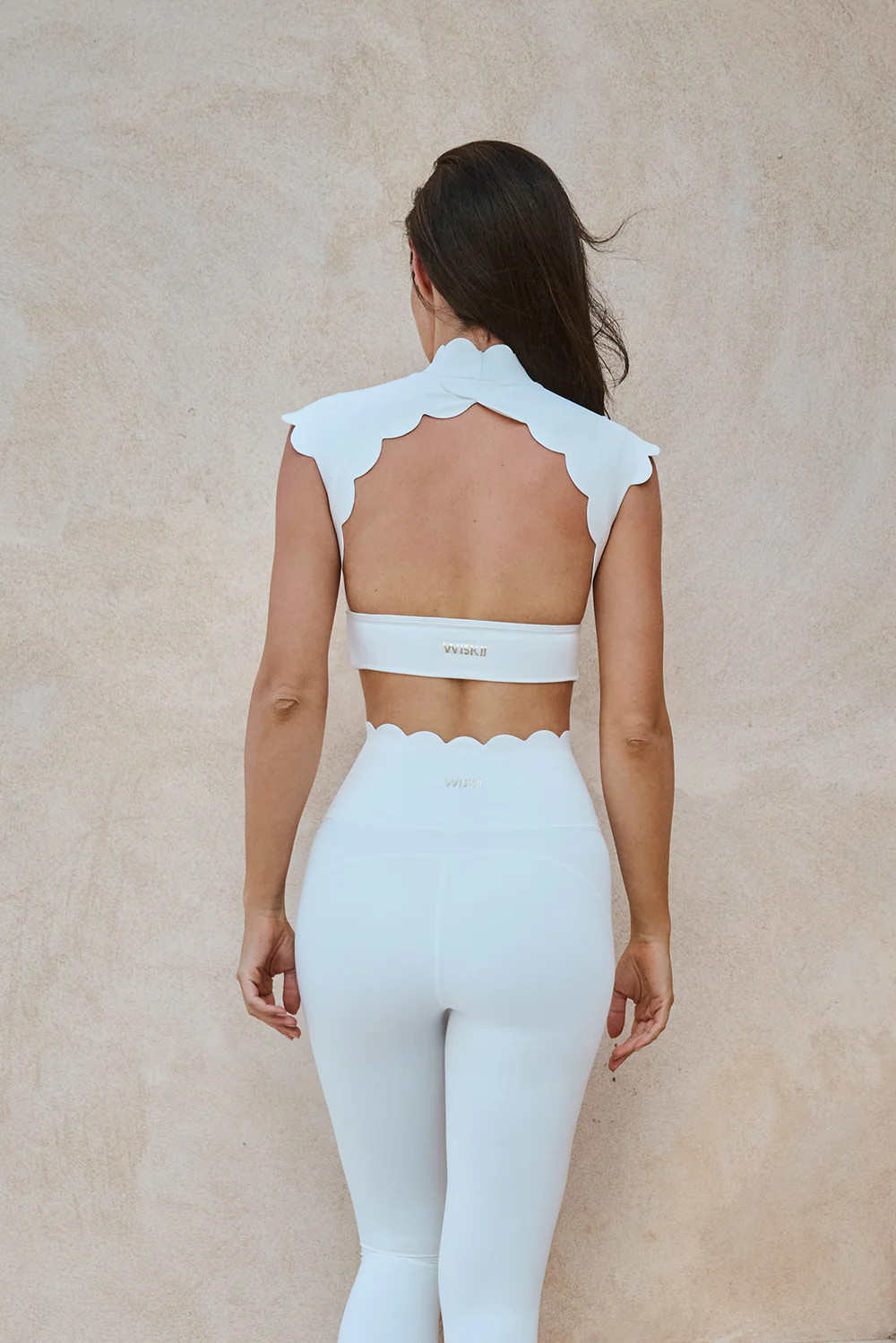 Scallop Cutout Mock Neck Bra | WISKIIACTIVE