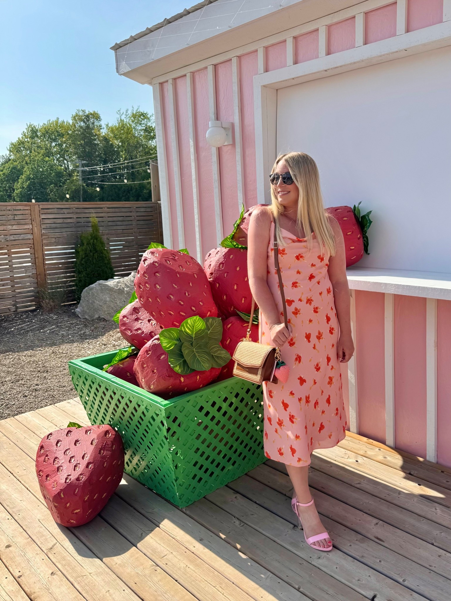 Strawberry fit check 🍓👜 #OOTD

#LTKSummerEdit #LTKMidsize #LTKItBag