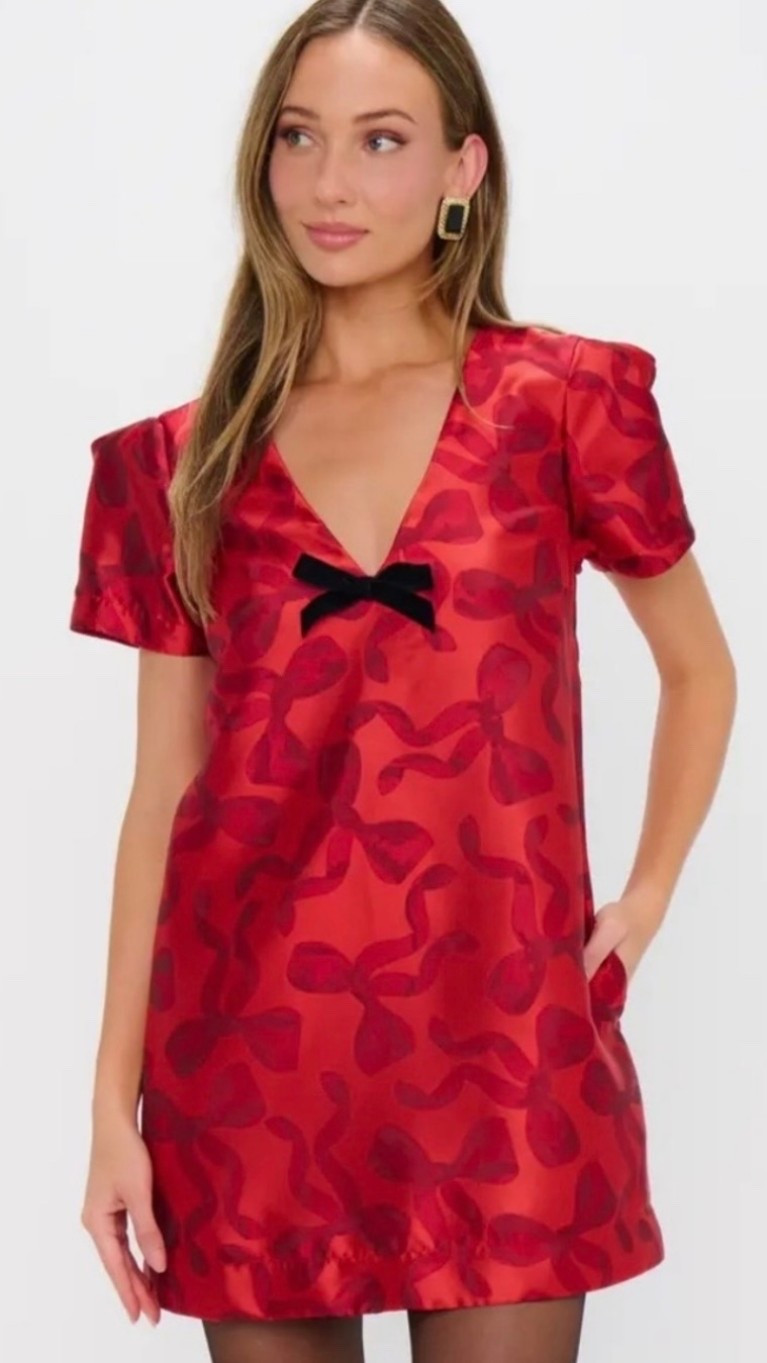 Show me your mumu dress


#LTKMothersDay #LTKWedding #LTKOver40