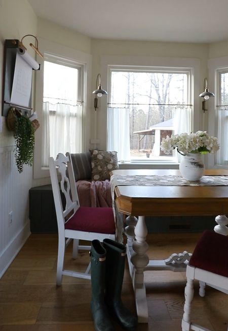 Spring kitchen decor: breakfast nook styling 

#LTKhome #LTKVideo #LTKstyletip