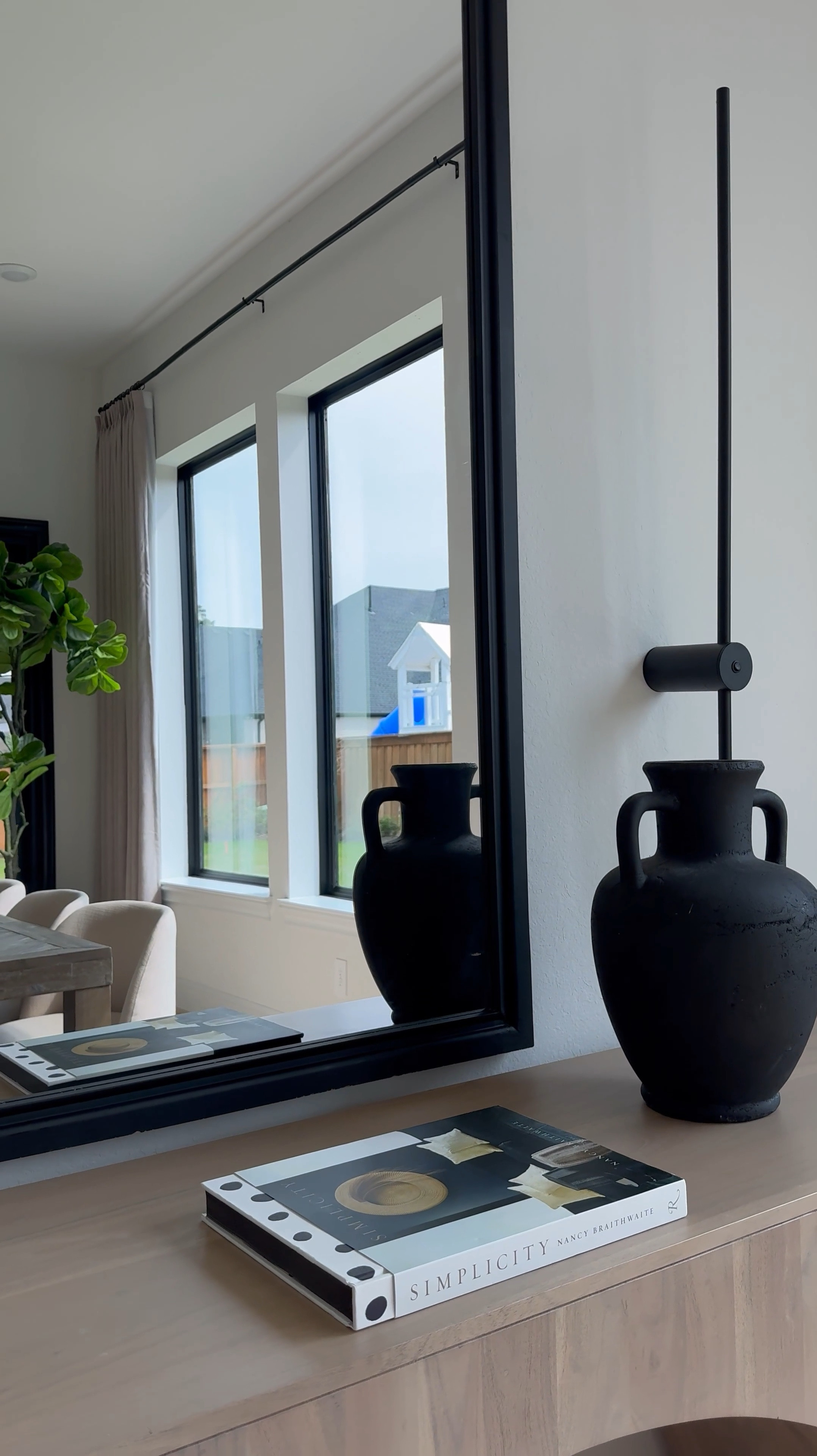 🤗 Wanted to share with you this STUNNING console I found! I mean take a look! Still trying to figure out exactly how to style it but it’s a KEEPER! ☺️

Shop below! 🫶🏽

#LTKHome #LTKStyleTip #LTKSaleAlert